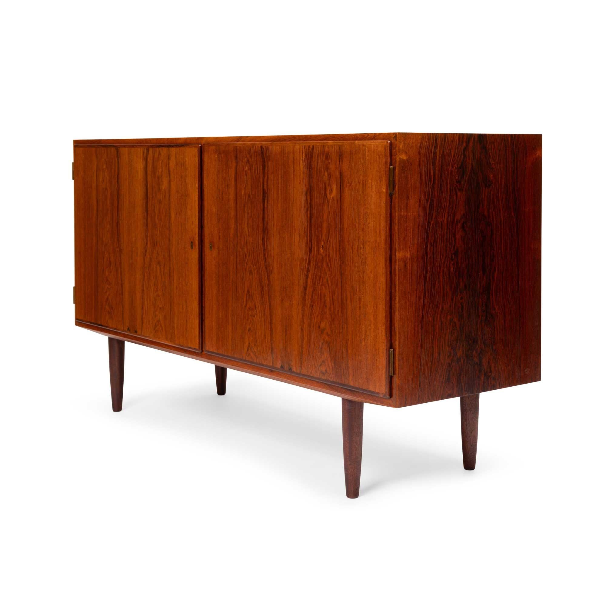 Vintage 1960s Danish Mid-Century Rosewood Sideboard Credenza For Sale 2