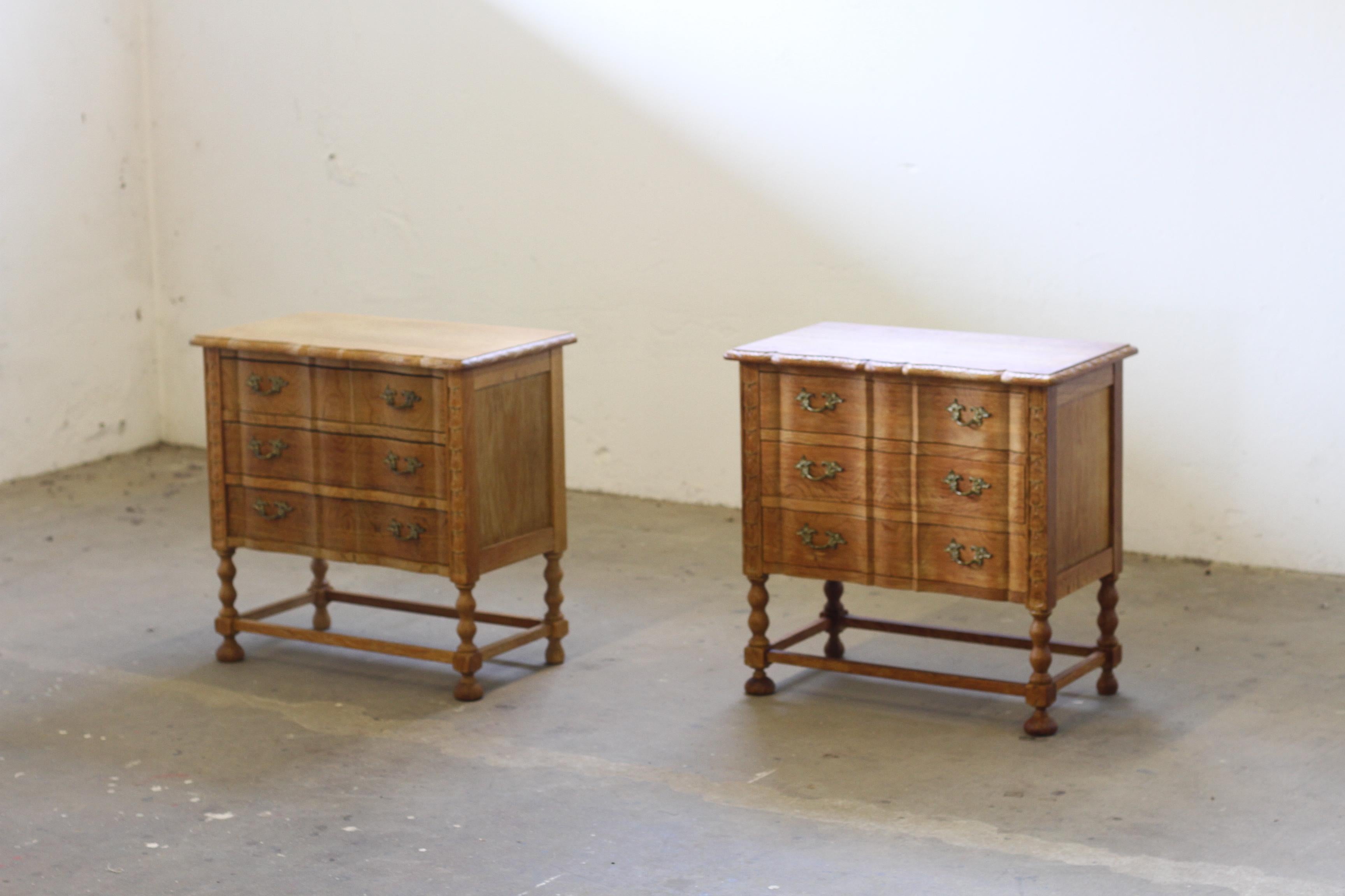 A pair of Oak bedside table / nightstand manufactured in Denmark during the 1960s/70s and often attributed to the renowned Danish designer Henning/Henry Kjærnulf. Kjærnulf is globally recognized for his unique fusion of Scandinavian Modern