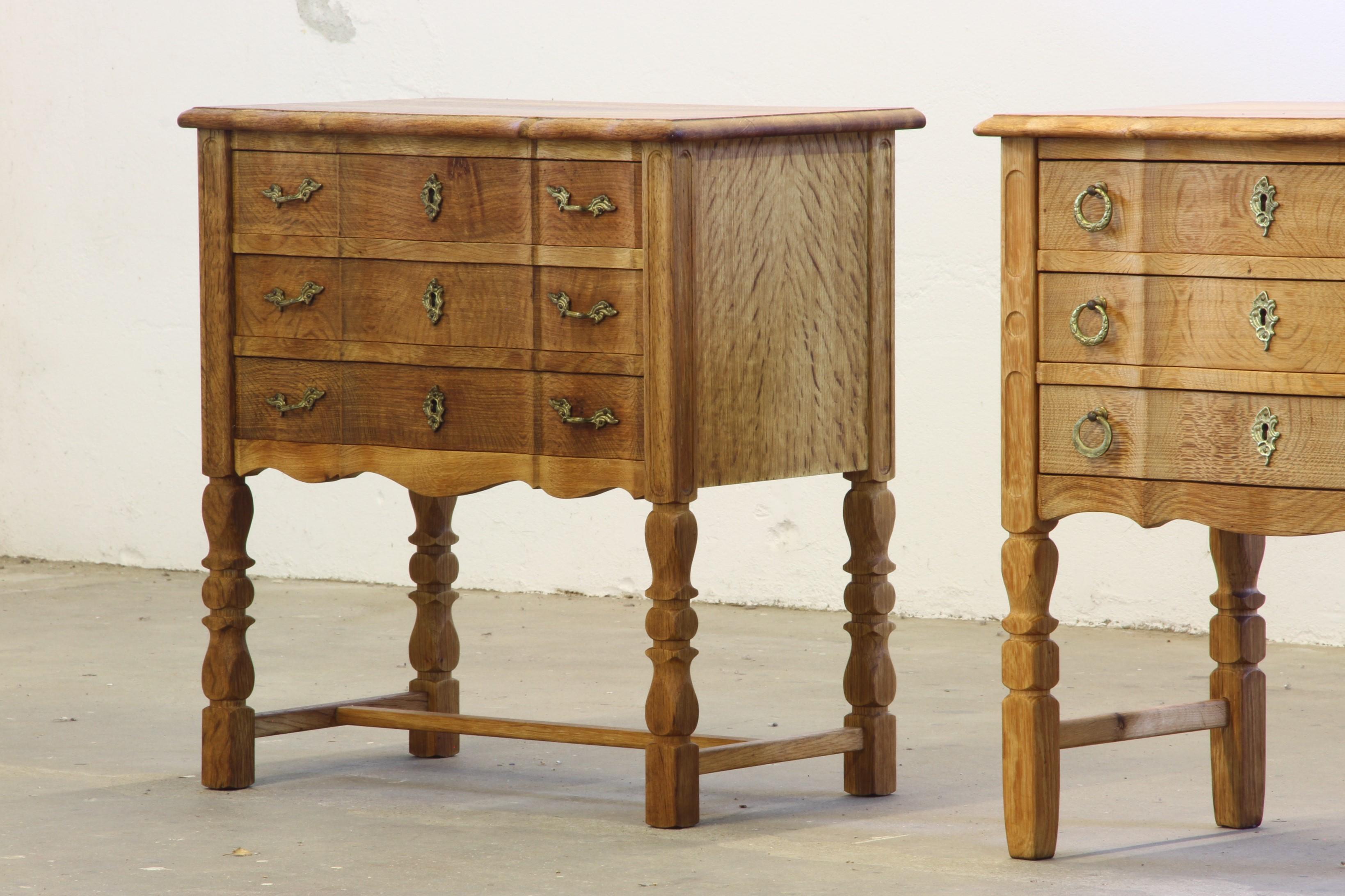 Danois Vintage 1960s Danish Modern Oak Nightstands, Bedside Tables, Kjærnulf Style en vente