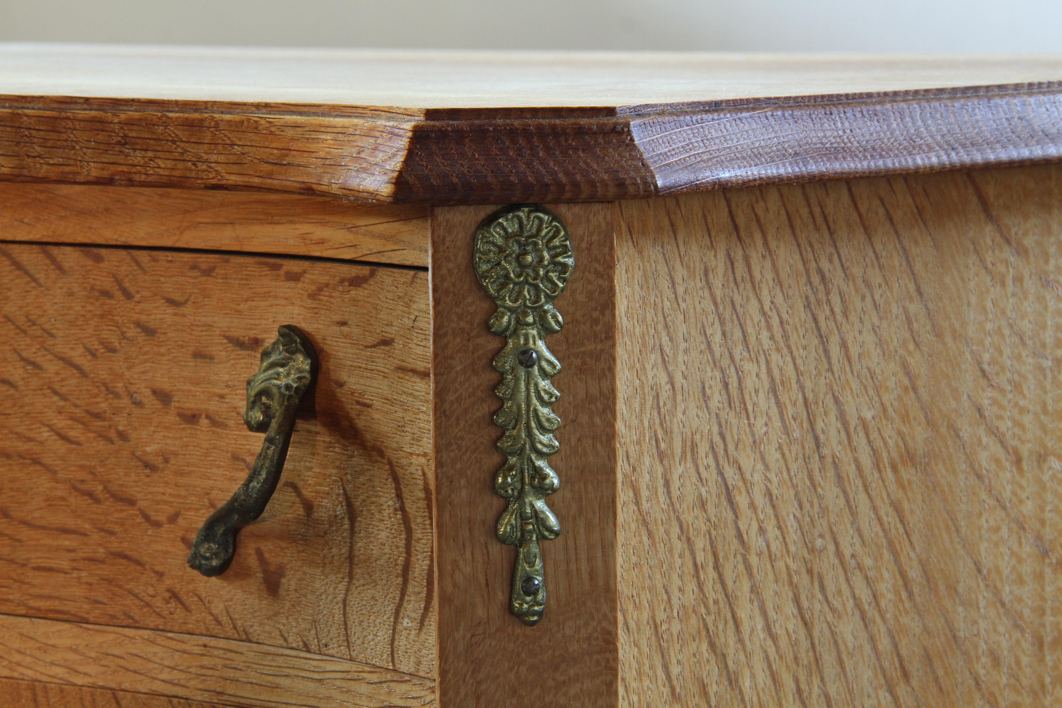 Comodini danesi moderni in Oak del 1960 - Henning Kjærnulf stile barocco in vendita 2