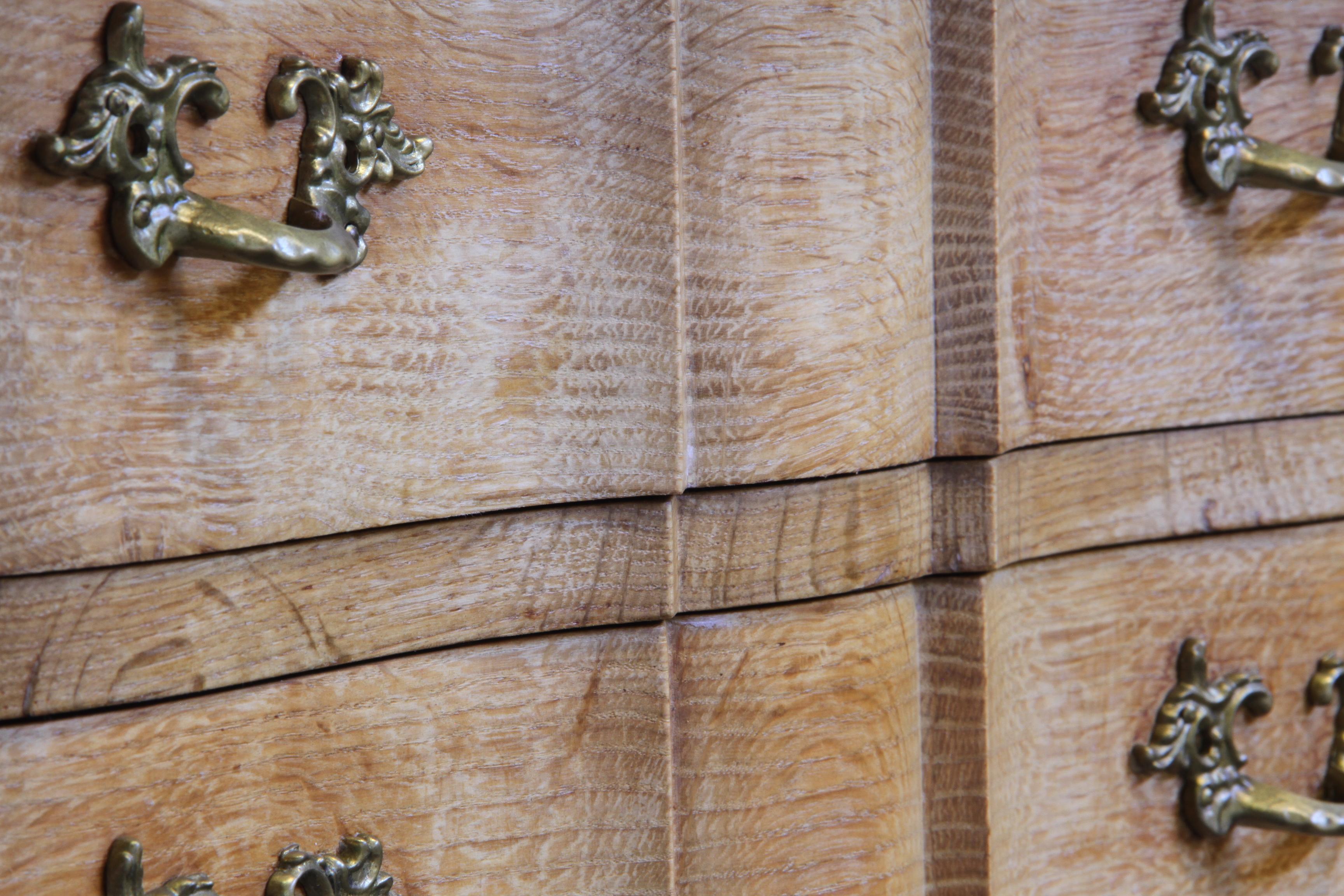 Vintage 1960s Danish Modern Oak Nightstands dans le style de Henning Kjærnulf en vente 3