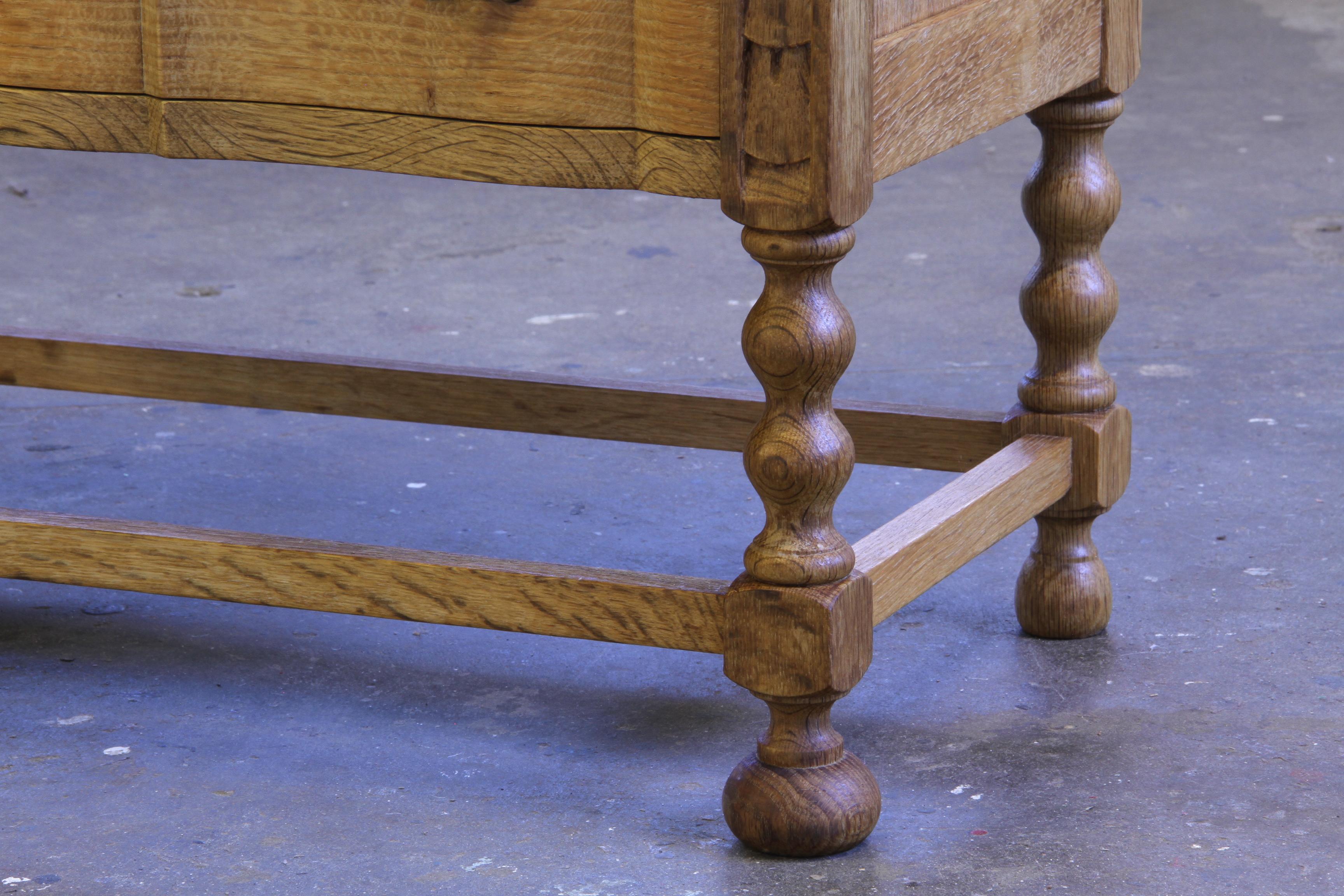 Laiton Vintage 1960s Danish Modern Oak Nightstands dans le style de Henning Kjærnulf en vente