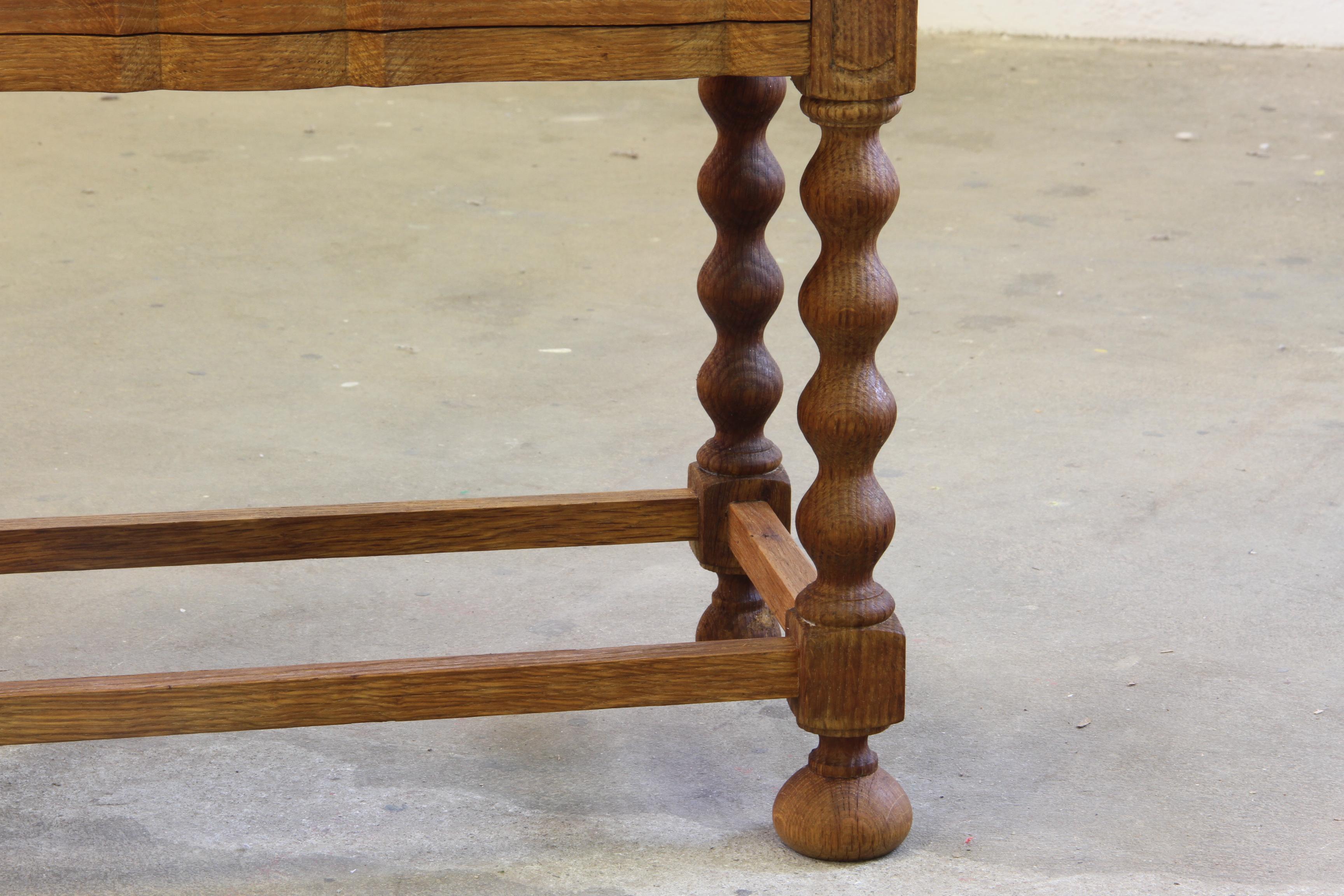 Comodini in quercia moderni danesi d'epoca degli anni '60 nello stile di Henning Kjærnulf in vendita 2