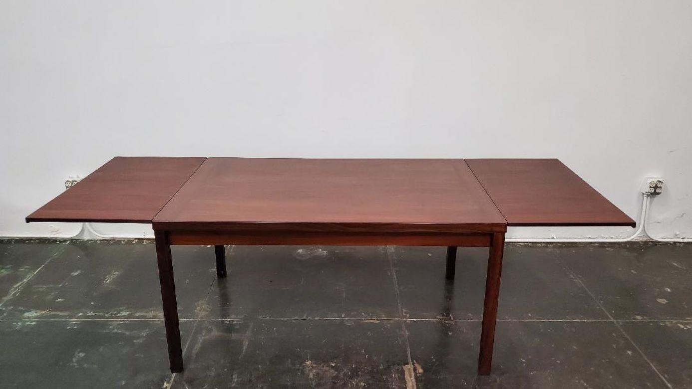 Vintage 1960s Danish Modern Rosewood Extendable Dining Table Made In Denmark For Sale 5