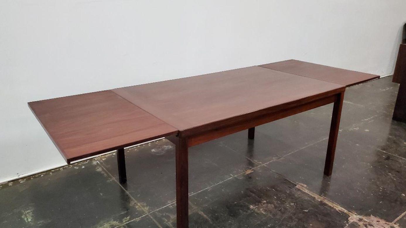 Vintage 1960s Danish Modern Rosewood Extendable Dining Table Made In Denmark For Sale 7