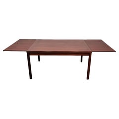 Table de salle à manger à rallonge moderne danoise en bois de rose des années 1960, fabriquée au Danemark