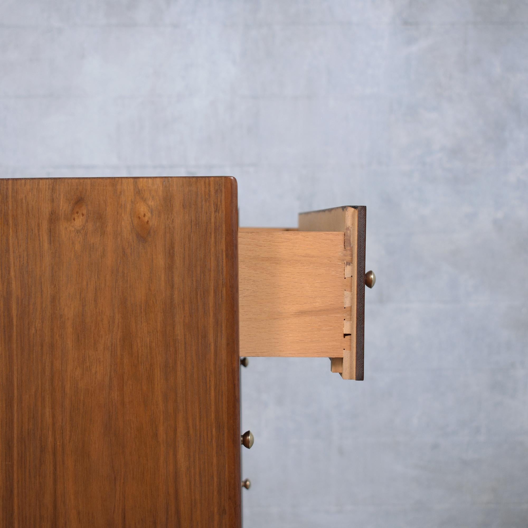 Danish Modern Mahogany Dresser: 1960s Craftsmanship Redefined For Sale 5