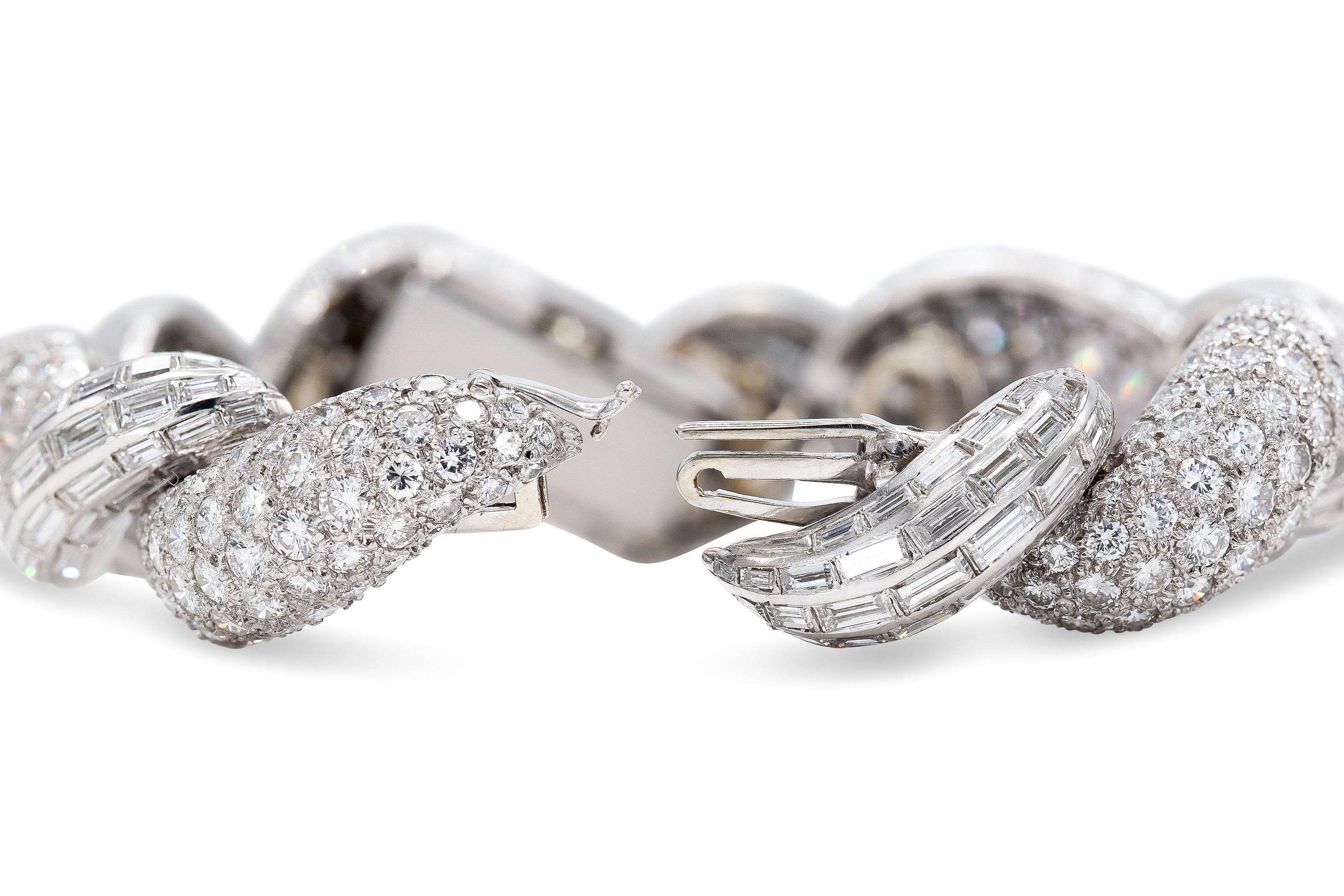 Vintage 1960s David Webb Concealed Dial Diamond Watch Bracelet In Good Condition For Sale In New York, NY