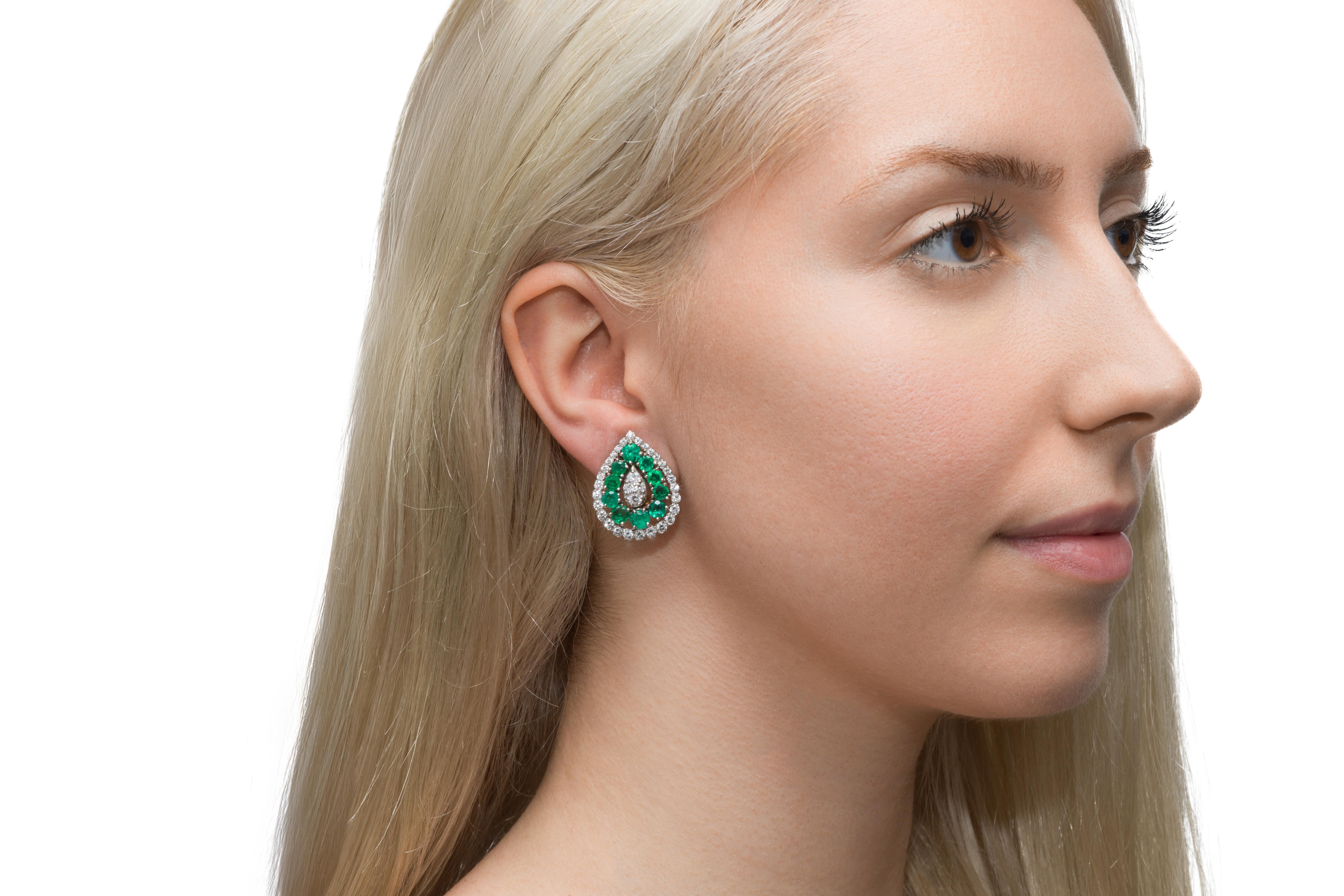 Vintage 1960s David Webb Emerald Diamond Earrings In Good Condition For Sale In New York, NY