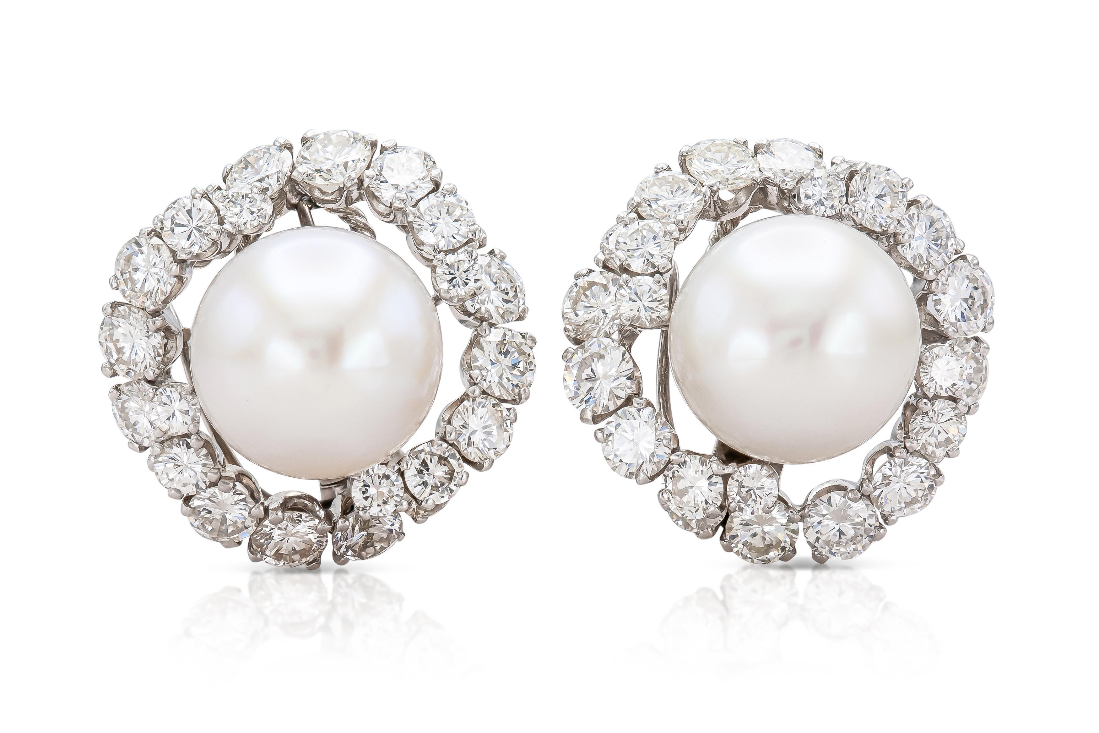 Vintage 1960s David Webb Pearl and Detachable Bombe Diamonds Dangle Earrings In Good Condition For Sale In New York, NY