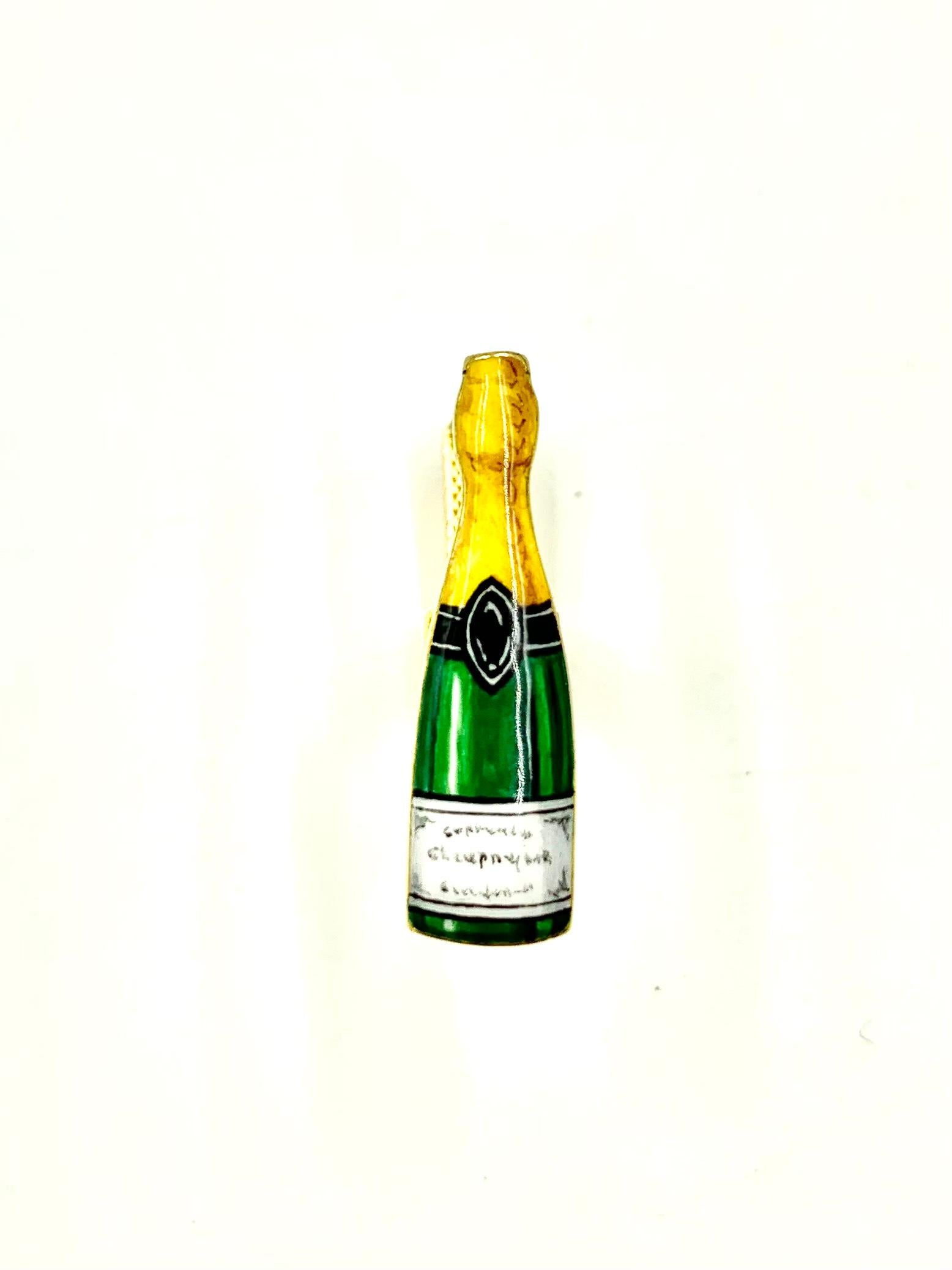 Women's or Men's Vintage 1960's Deakin & Francis 18K Gold Enamel Champagne Bottle Cufflinks For Sale