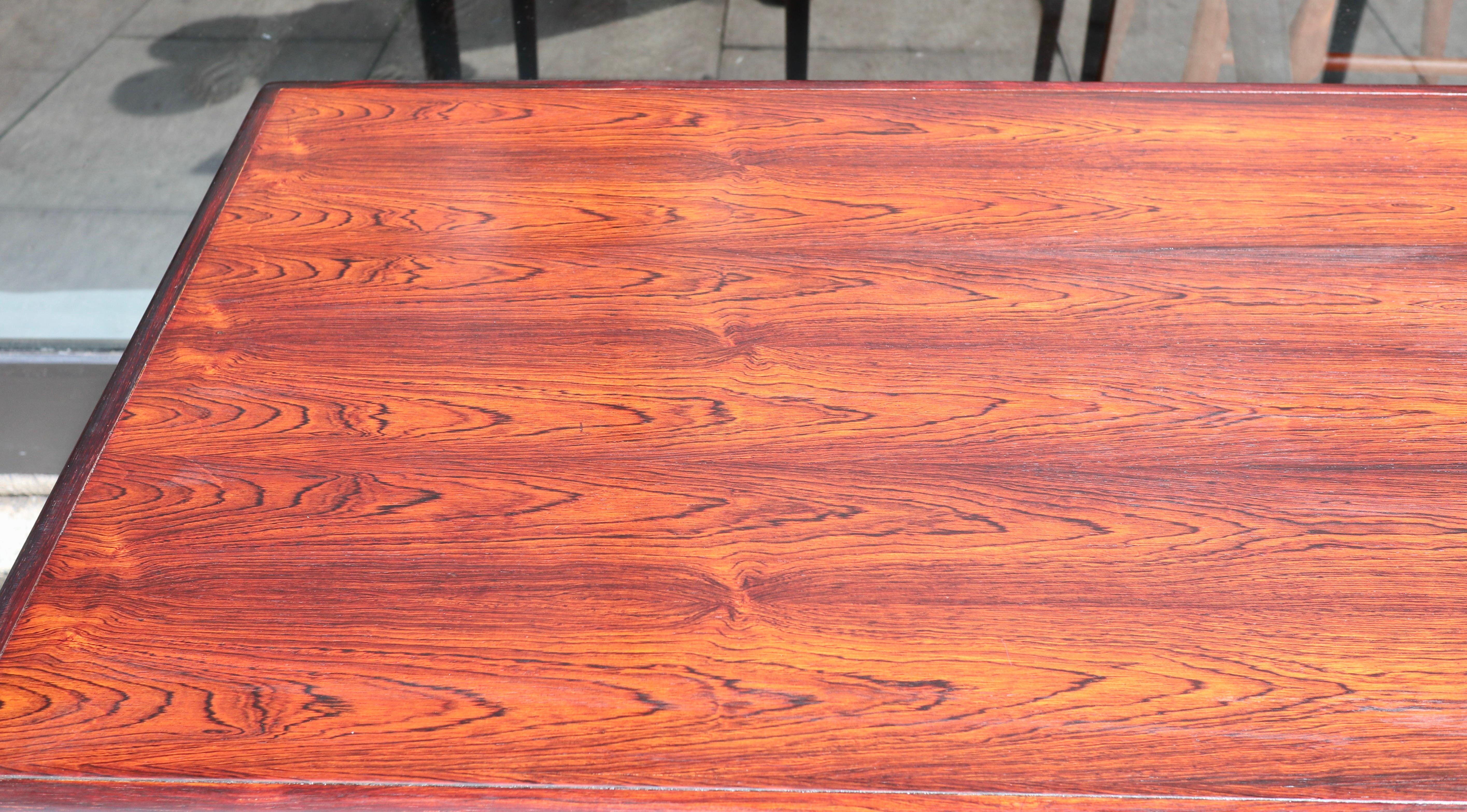 Table de bureau/table console moderne des années 1960 en bois de rose Rio, Kristian Vedel en vente 3
