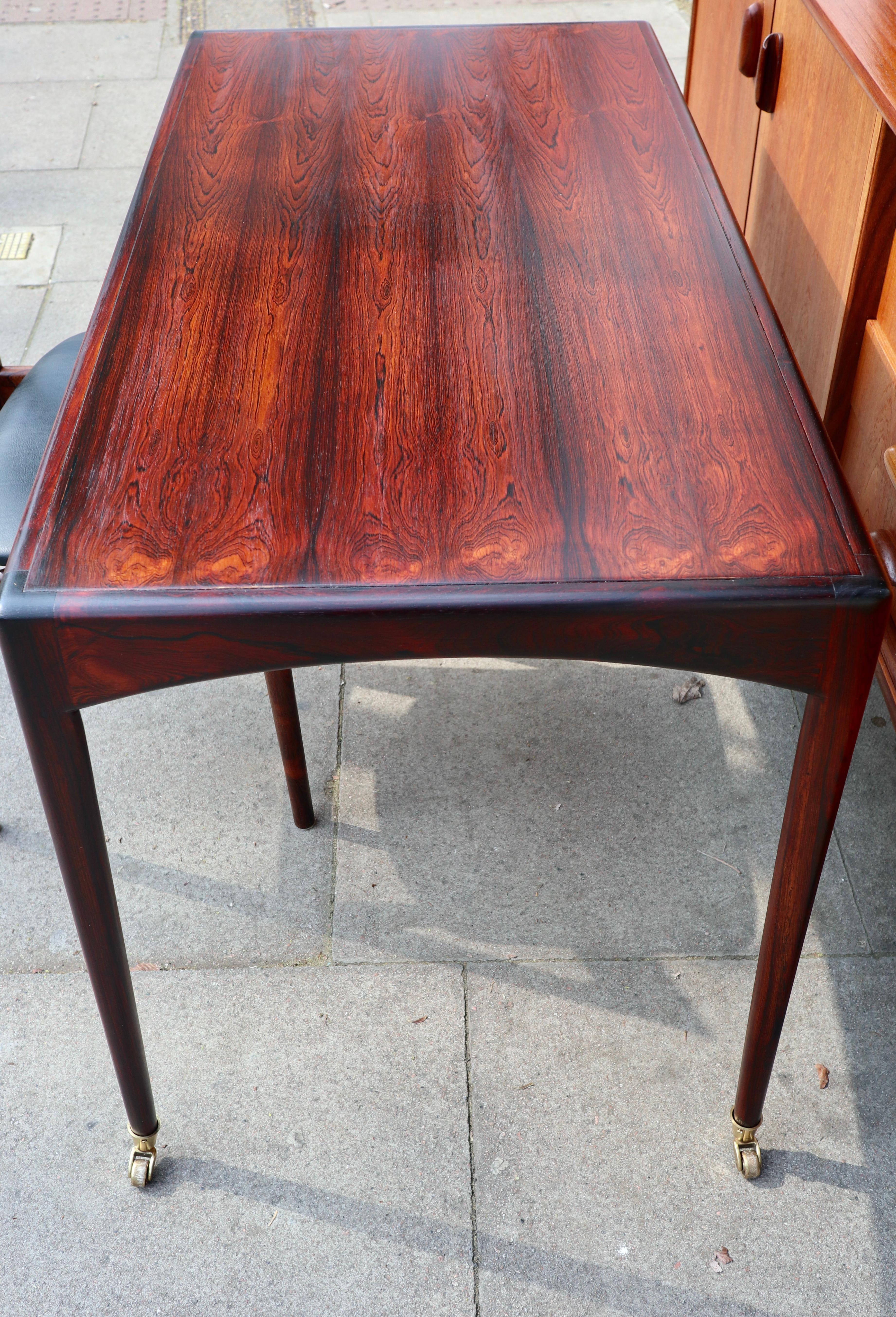 Table de bureau/table console moderne des années 1960 en bois de rose Rio, Kristian Vedel en vente 4