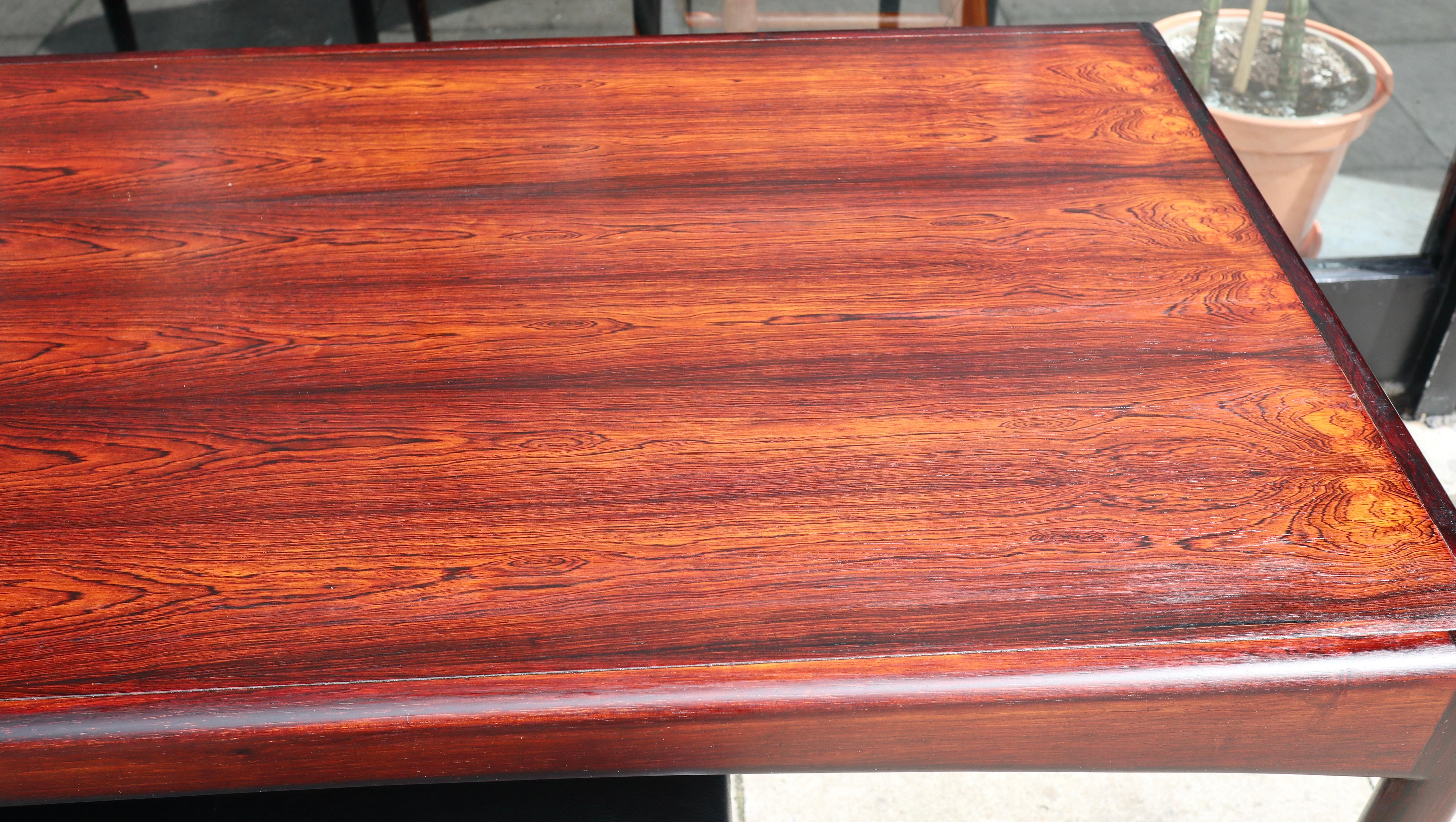 Table de bureau/table console moderne des années 1960 en bois de rose Rio, Kristian Vedel en vente 5