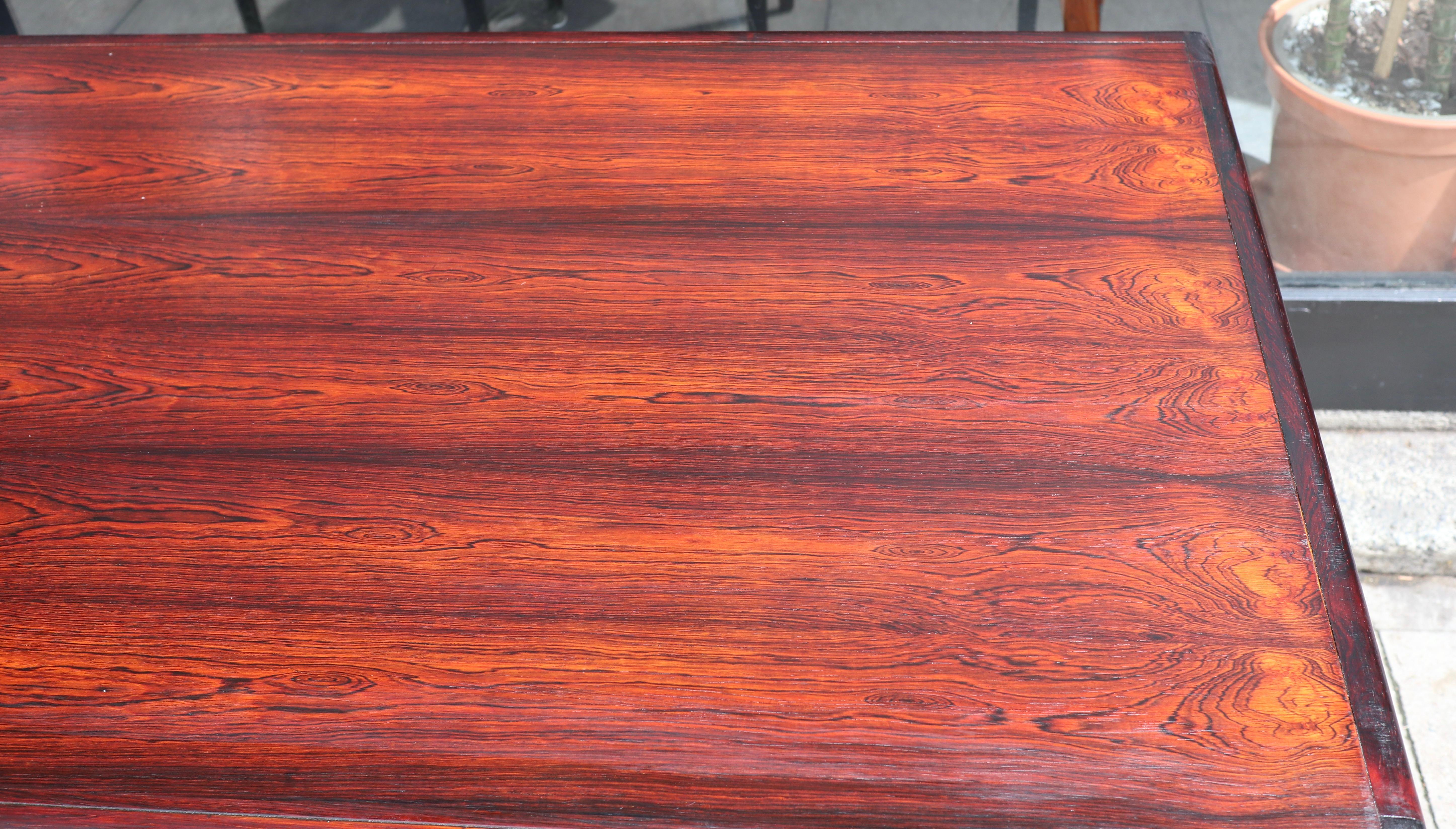 Table de bureau/table console moderne des années 1960 en bois de rose Rio, Kristian Vedel en vente 7