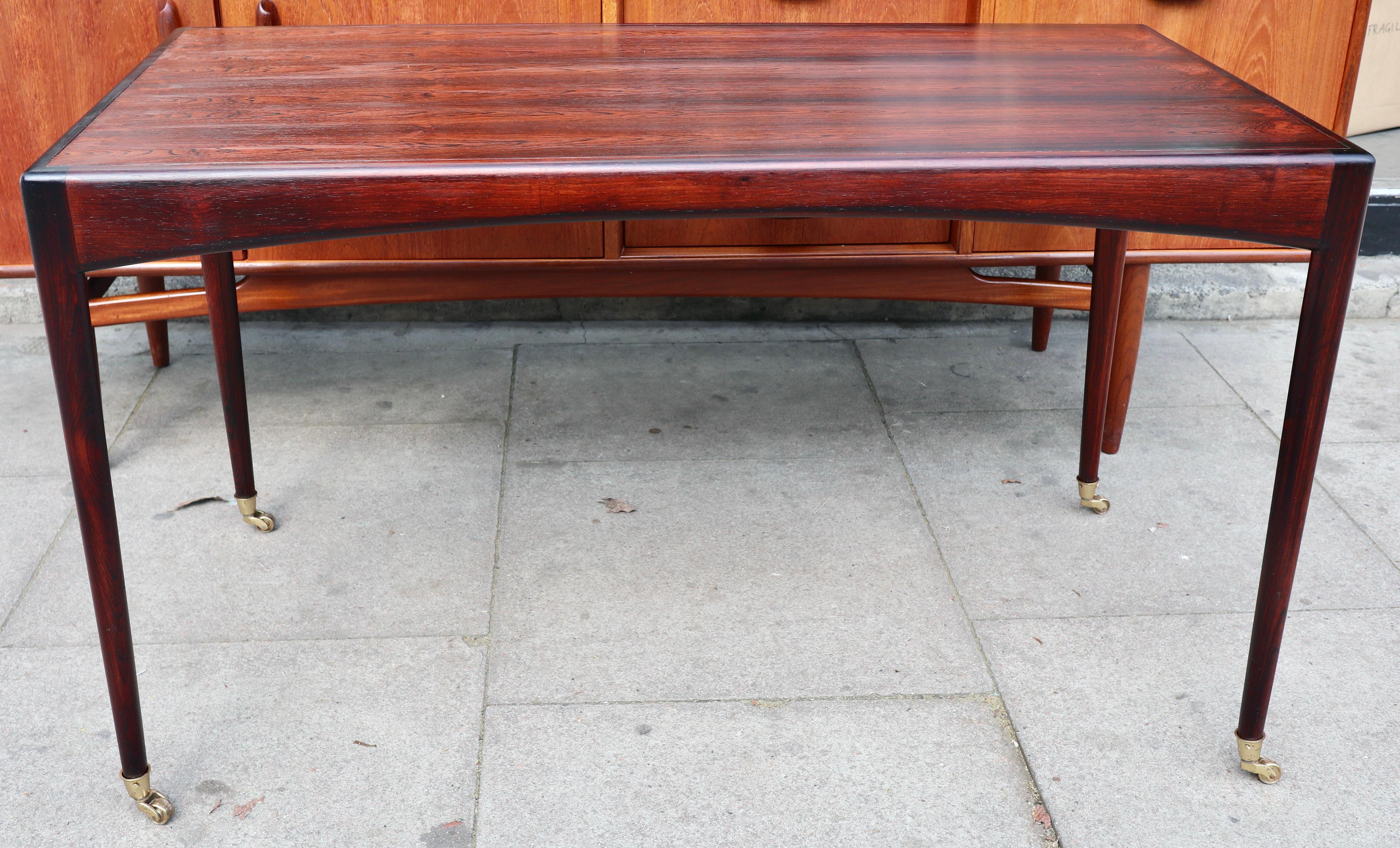 Table de bureau/table console moderne des années 1960 en bois de rose Rio, Kristian Vedel en vente 12