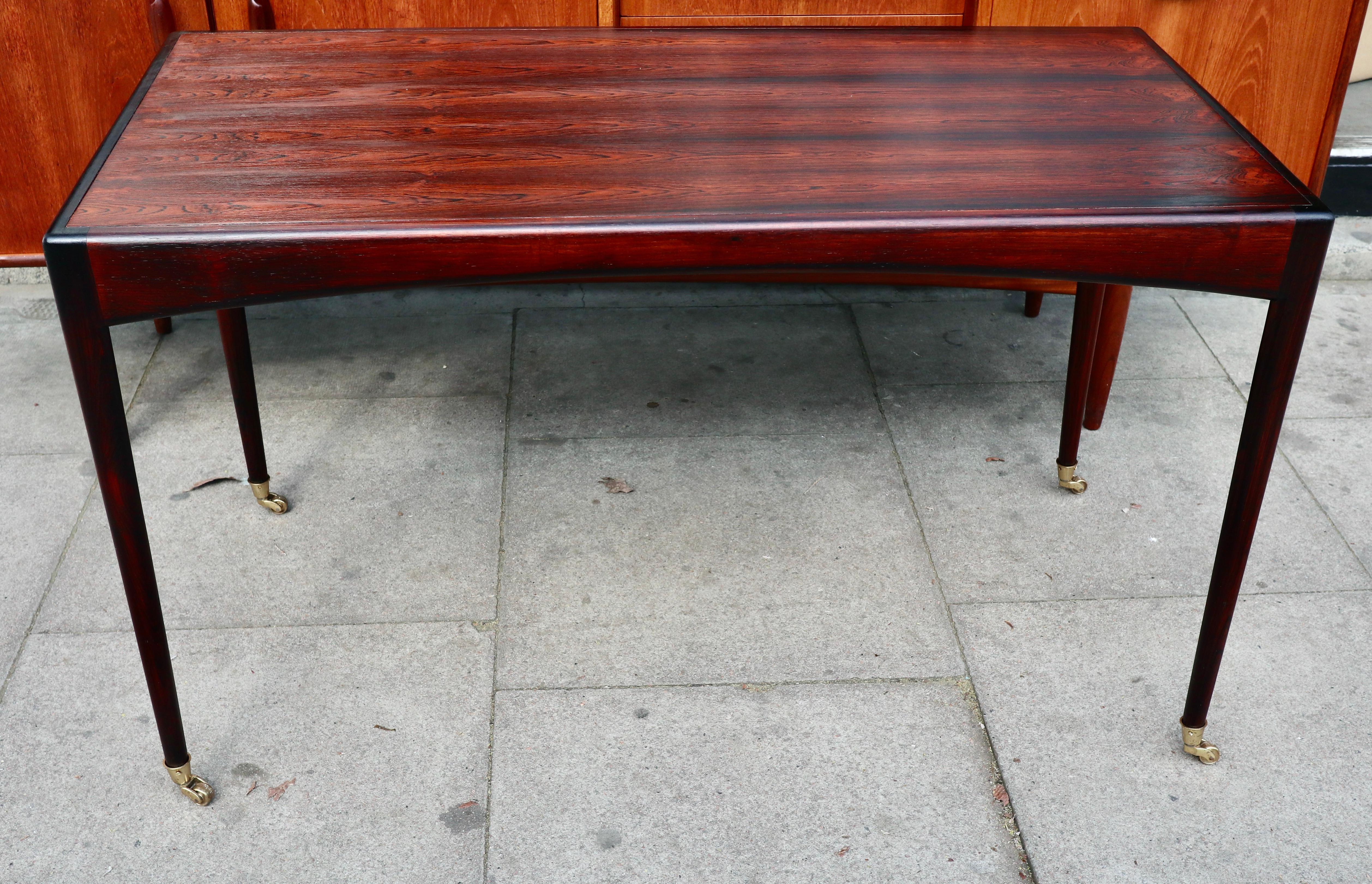 Table de bureau/table console moderne des années 1960 en bois de rose Rio, Kristian Vedel en vente 13