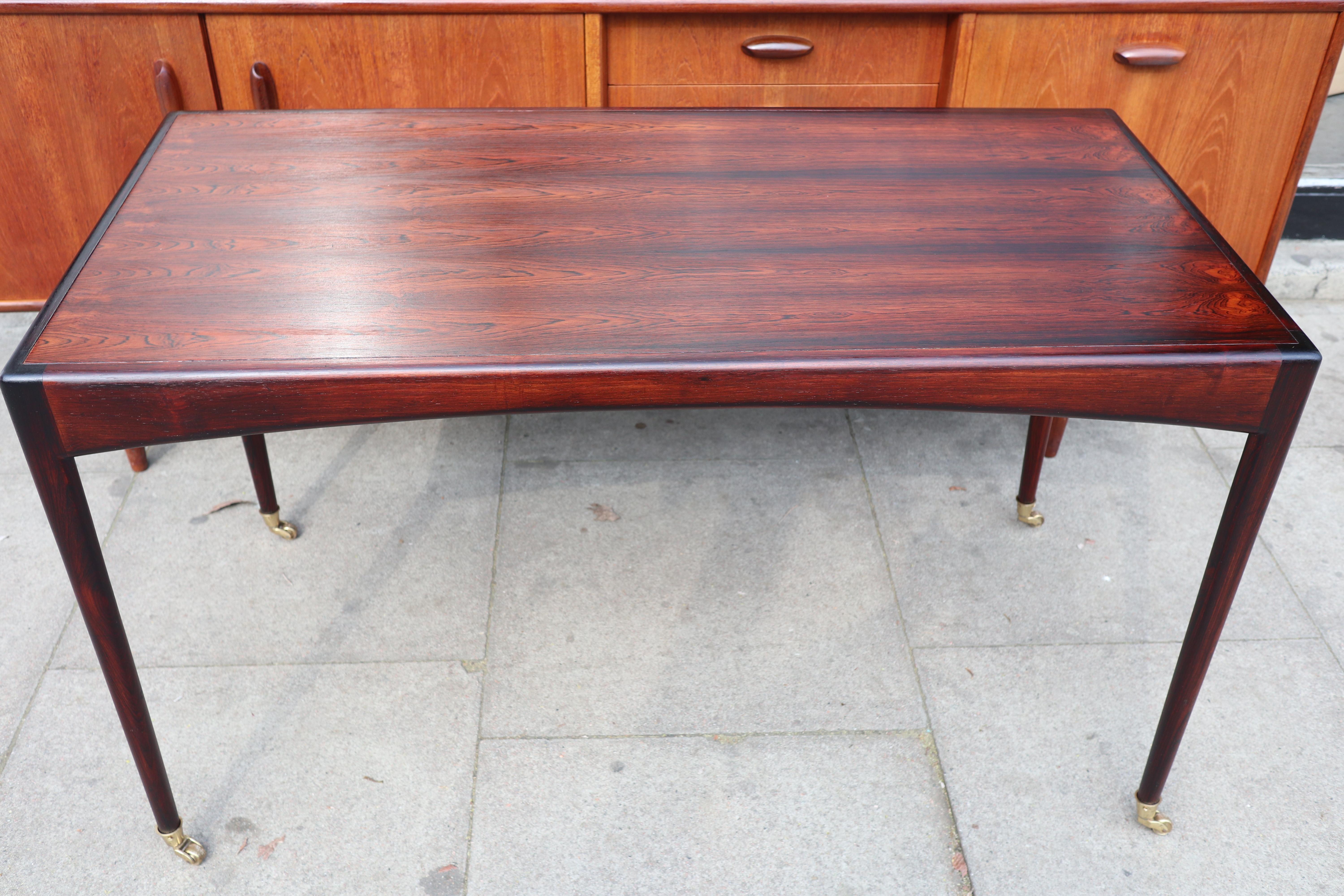 Table de bureau/table console moderne des années 1960 en bois de rose Rio, Kristian Vedel en vente 2