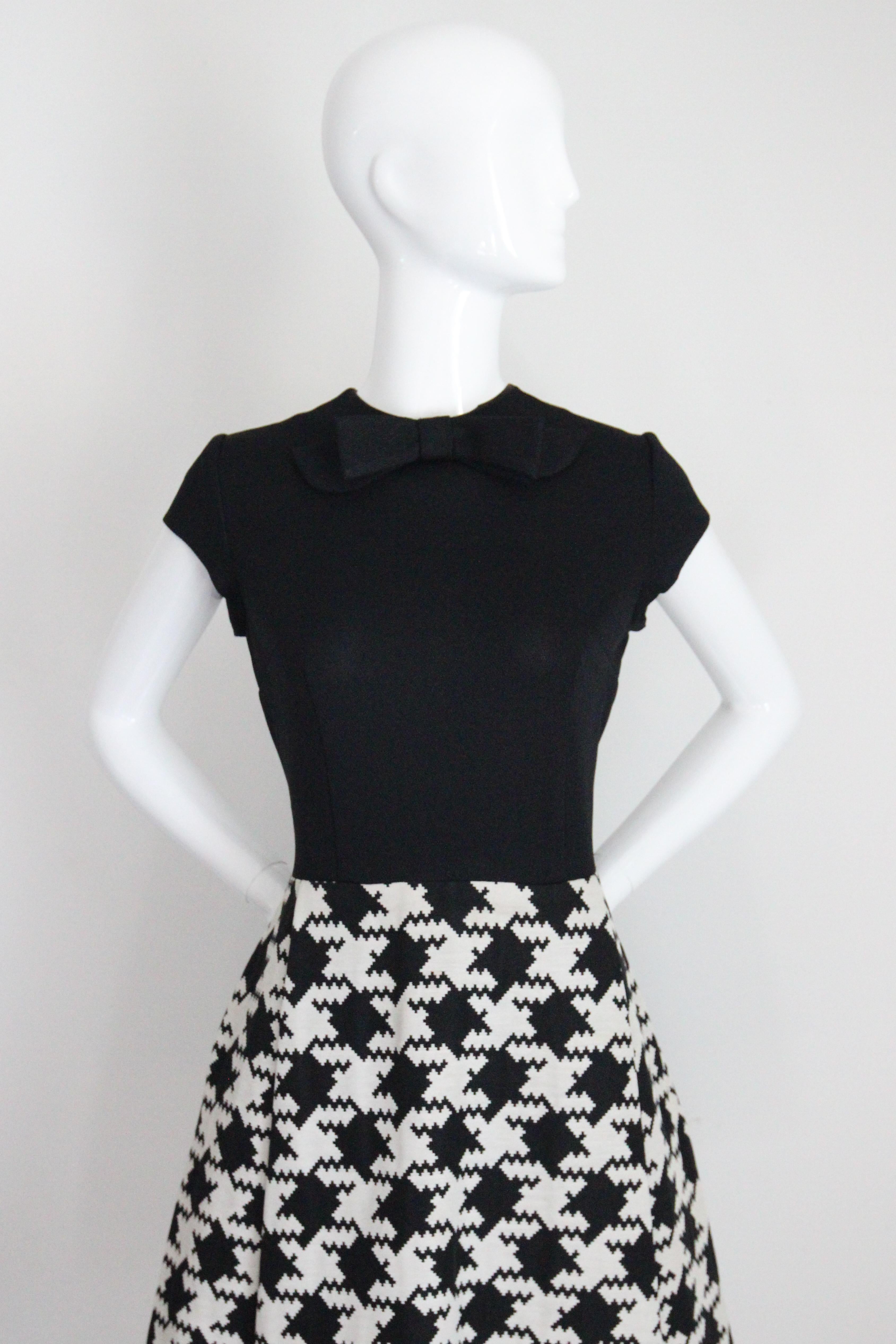 Gray Vintage 1960's Dogtooth Dress & Jacket Set Alfred Werber Dress Suit UK 10 US 6 For Sale