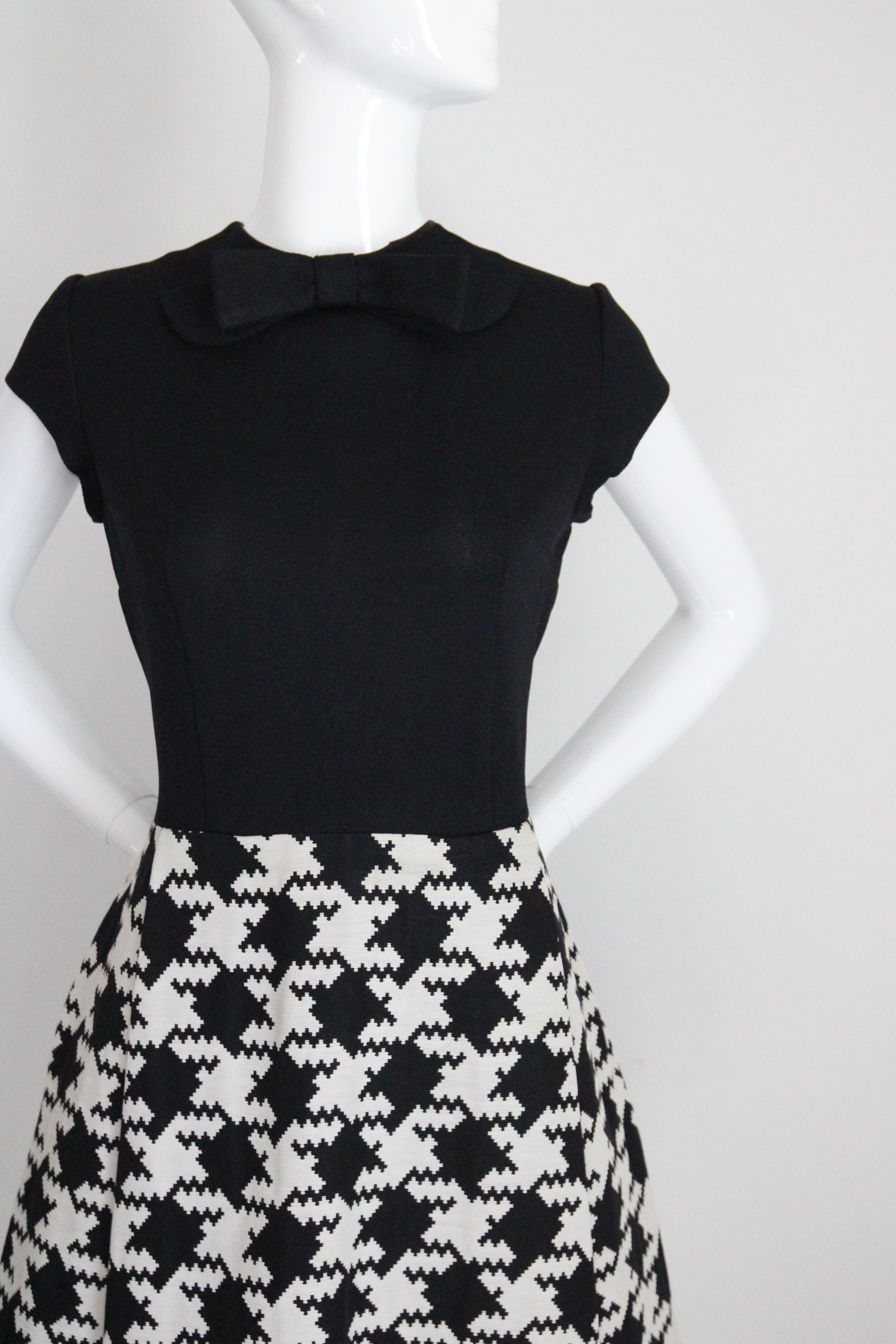 Vintage 1960's Dogtooth Dress & Jacket Set Alfred Werber Dress Suit UK 10 US 6 In Good Condition For Sale In Cheltenham, GB