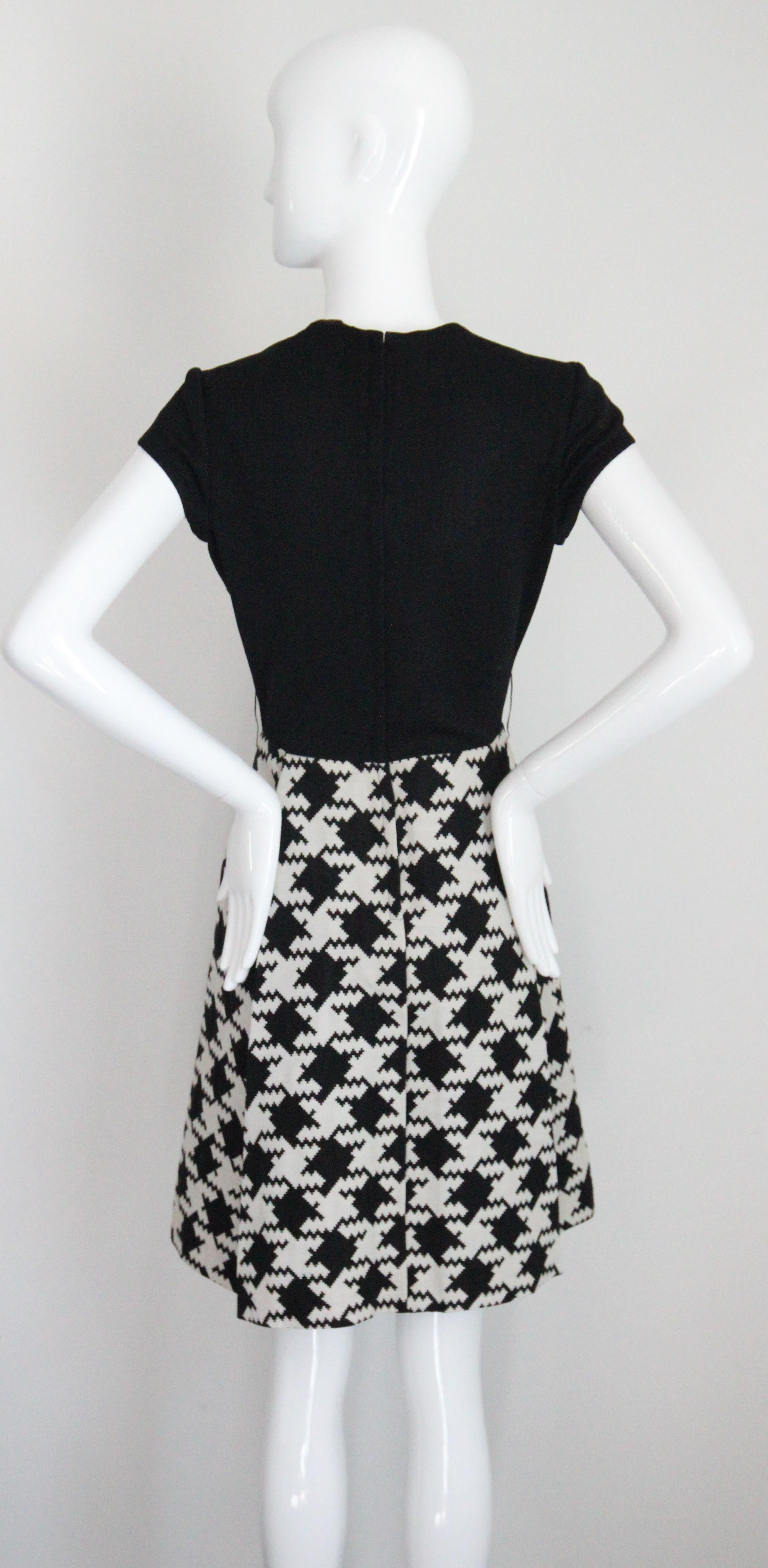 Vintage 1960's Dogtooth Dress & Jacket Set Alfred Werber Dress Suit UK 10 US 6 For Sale 4