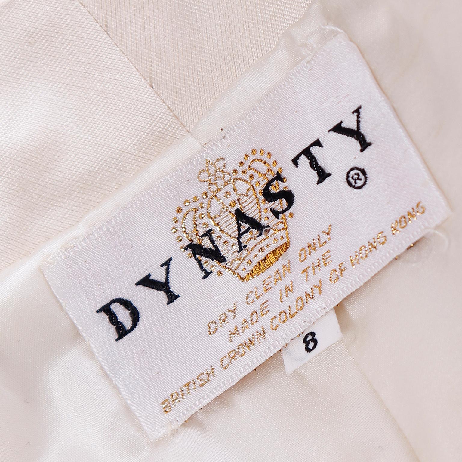 Dynasty - Manteau de soirée vintage des années 1960 en soie ivoire avec boutons perlés en vente 2