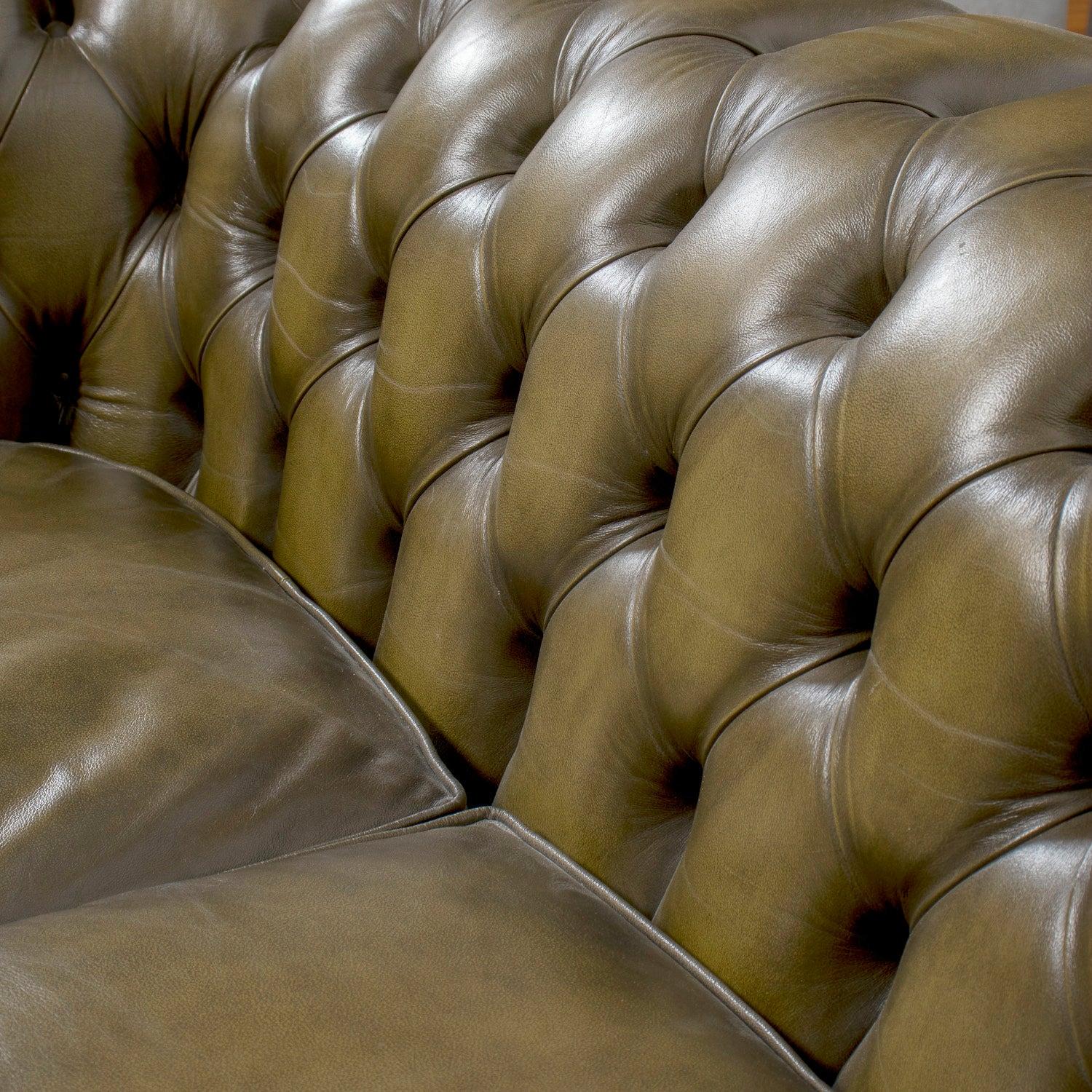 Vintage 1960s English Chesterfield Sofa in Olive Green Leather For Sale 10