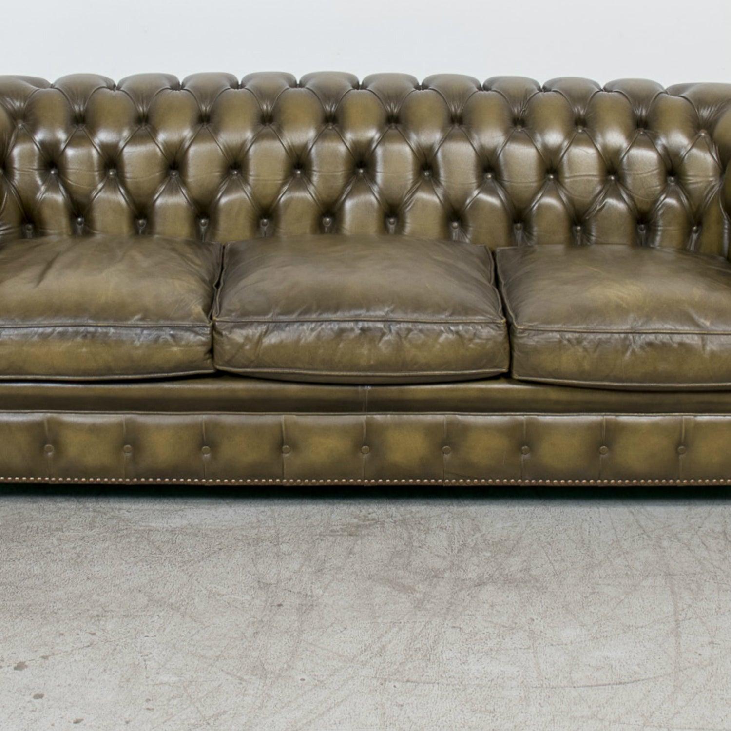 Vintage 1960s English Chesterfield Sofa in Olive Green Leather For Sale 1