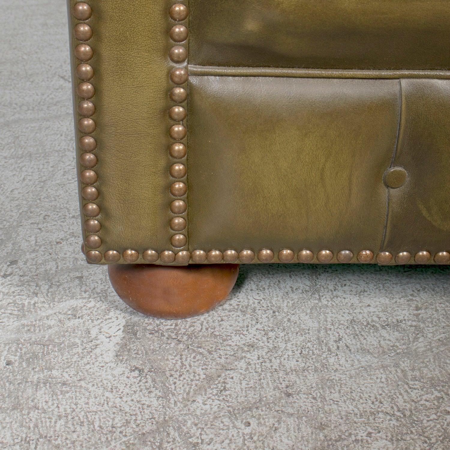 Vintage 1960s English Chesterfield Sofa in Olive Green Leather For Sale 3