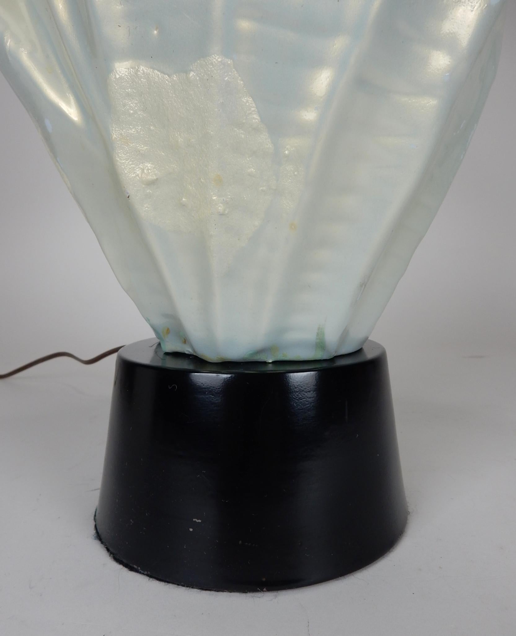 Vintage 1960s Faux Conch Shell Ceramic Table Lamp For Sale 3