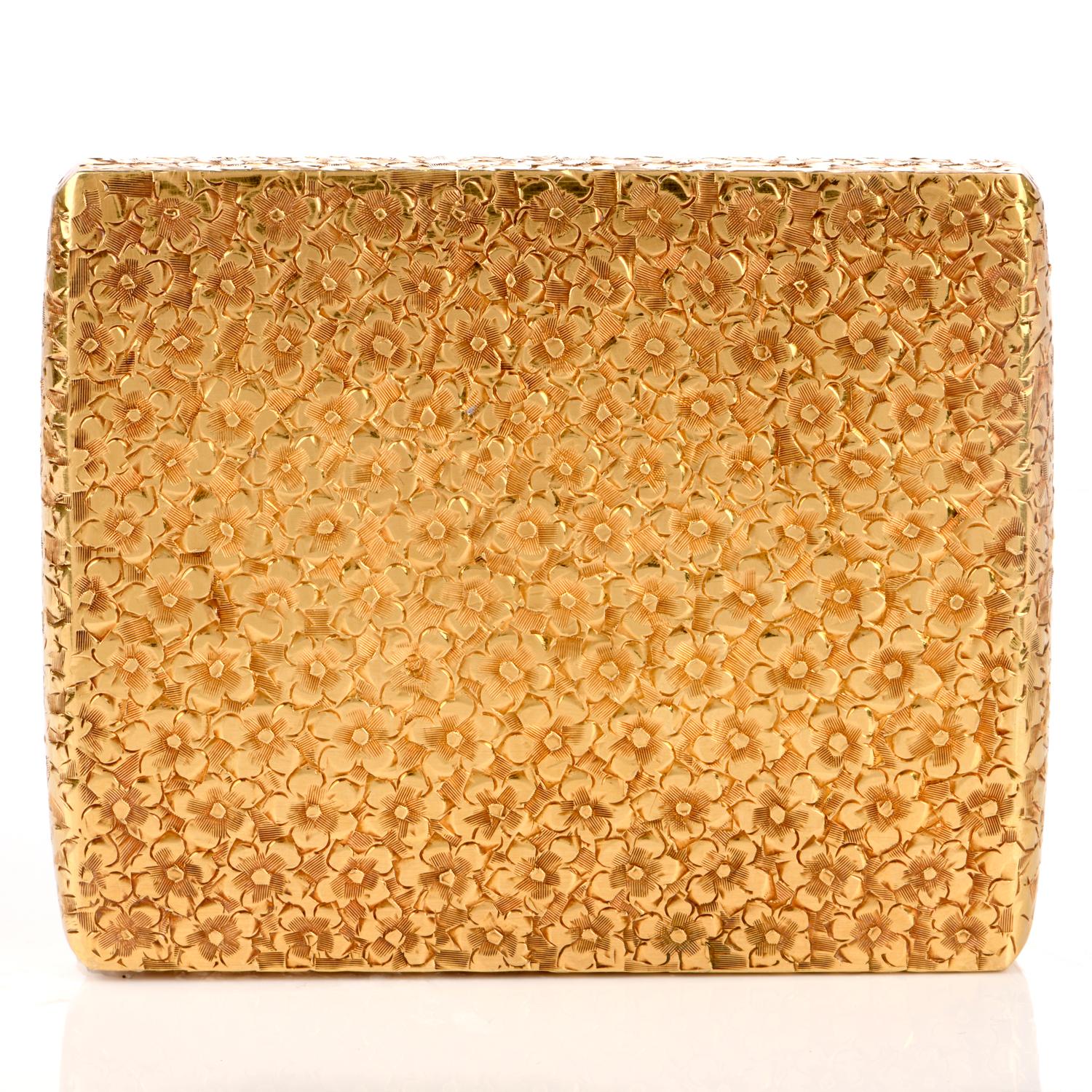 Vintage 1960s Floral Diamond 18 Karat Gold Compact Box In Excellent Condition In Miami, FL