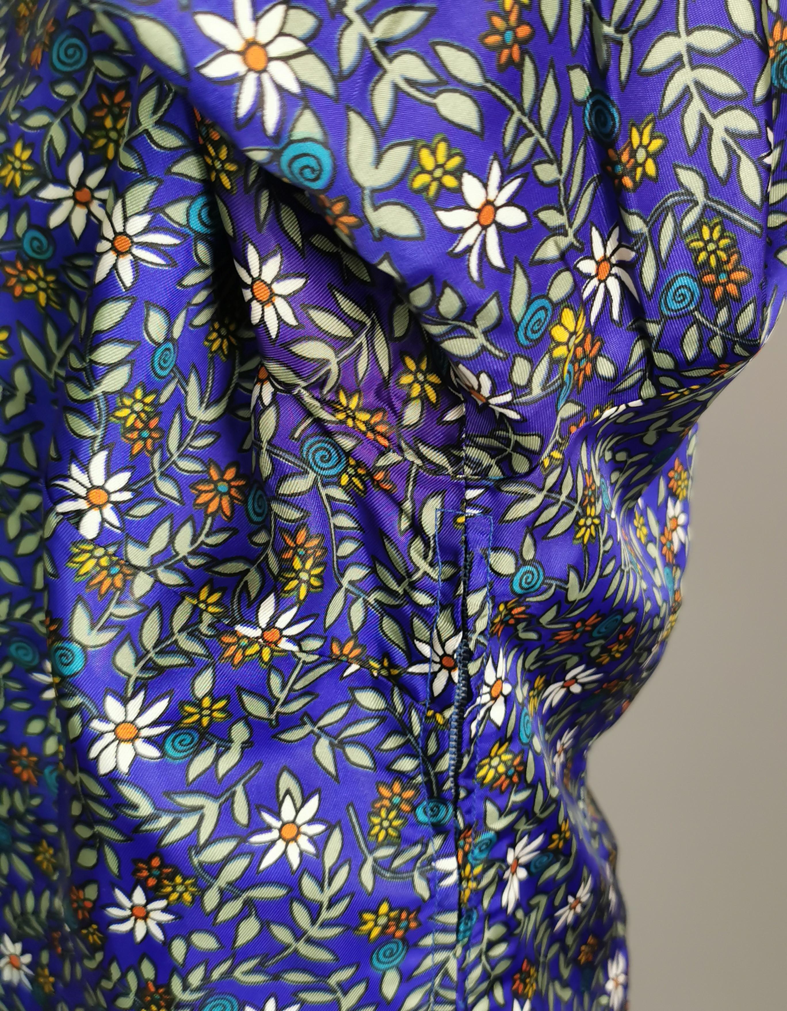 Vintage 1960s Flower power cropped blouse For Sale 4