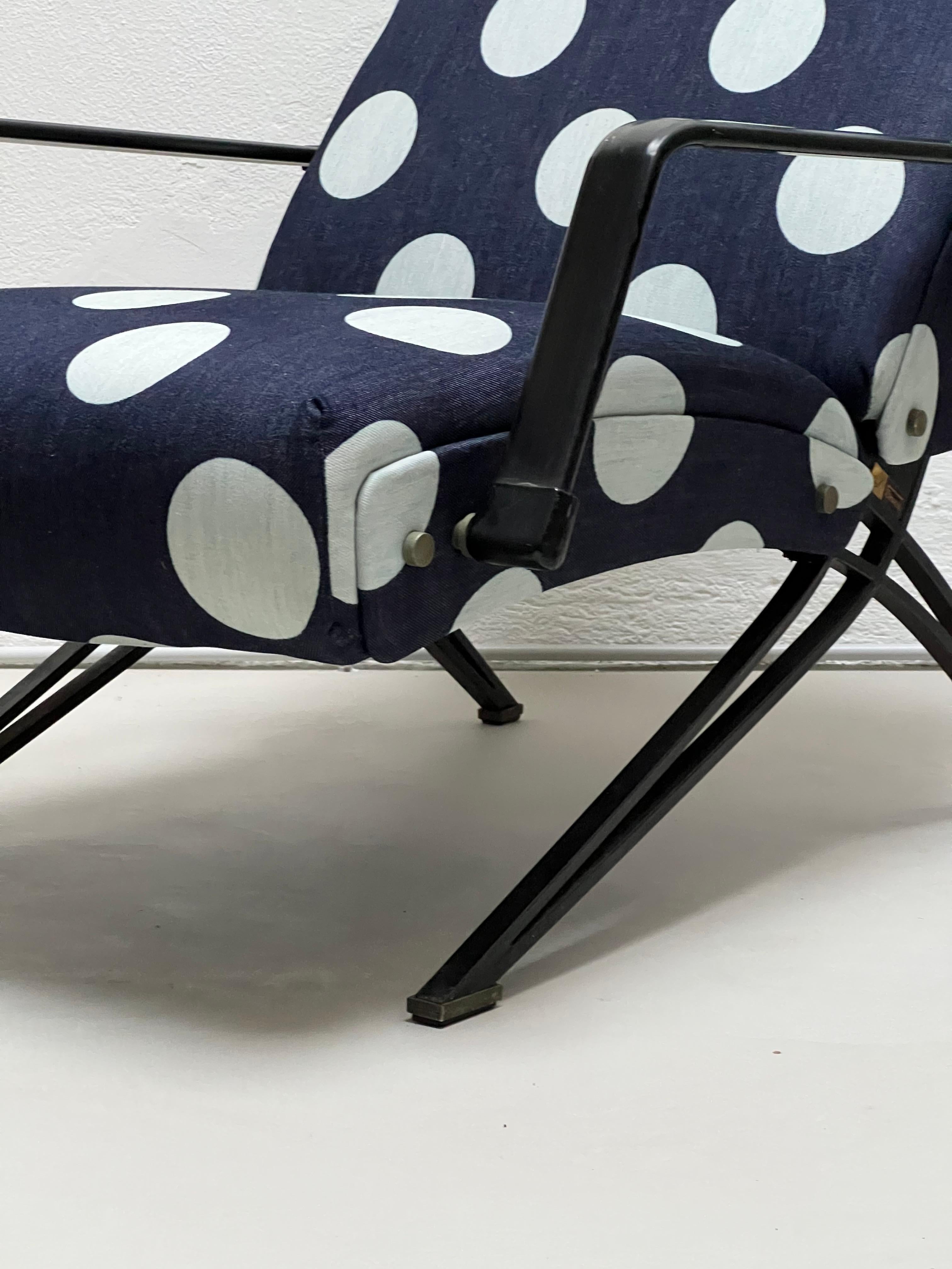 Vintage 1960s Formanova Reclining Armchair by Giulio Moscatelli Polka Dot Fabric For Sale 3
