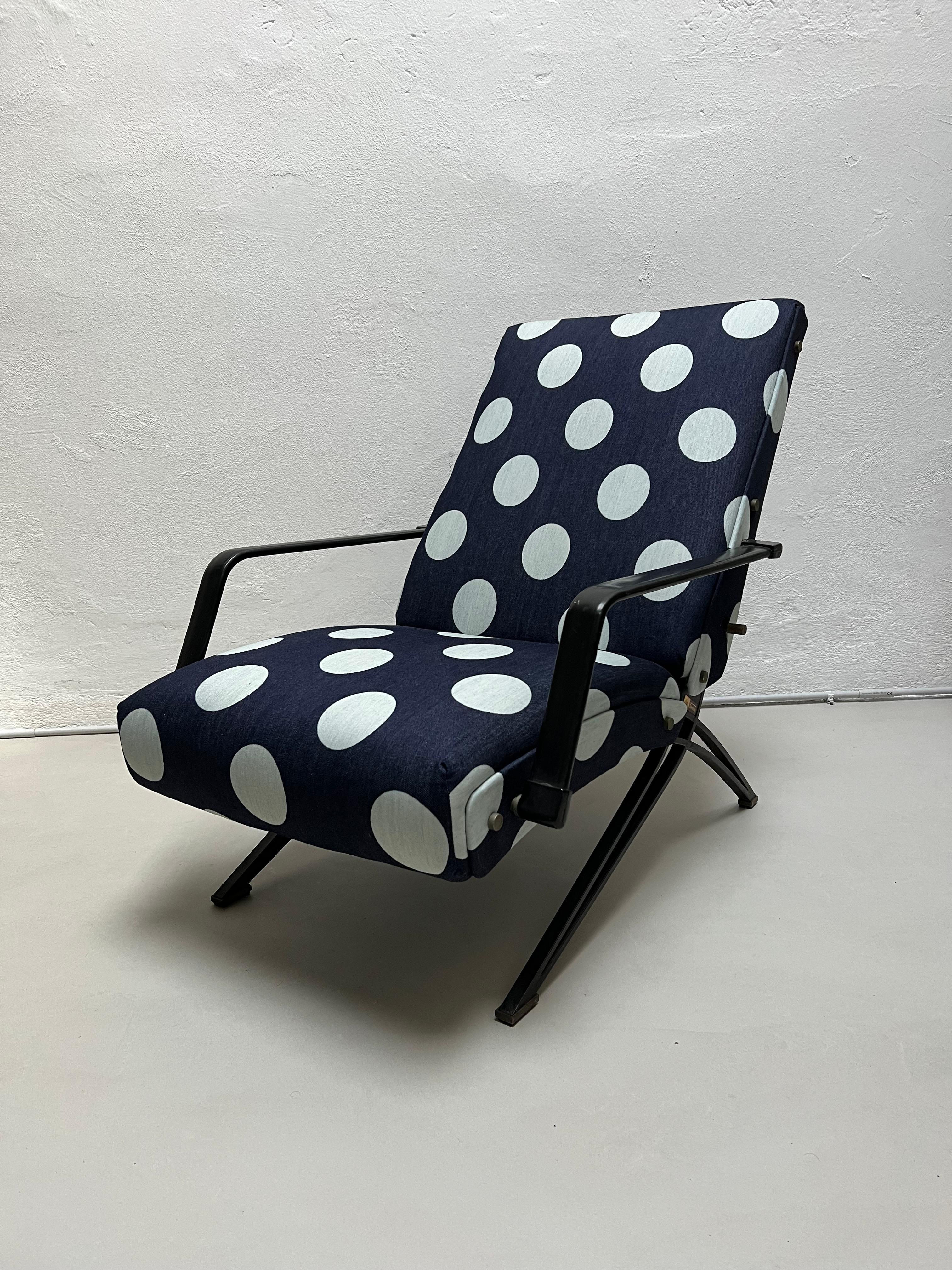 Italian Vintage 1960s Formanova Reclining Armchair by Giulio Moscatelli Polka Dot Fabric For Sale