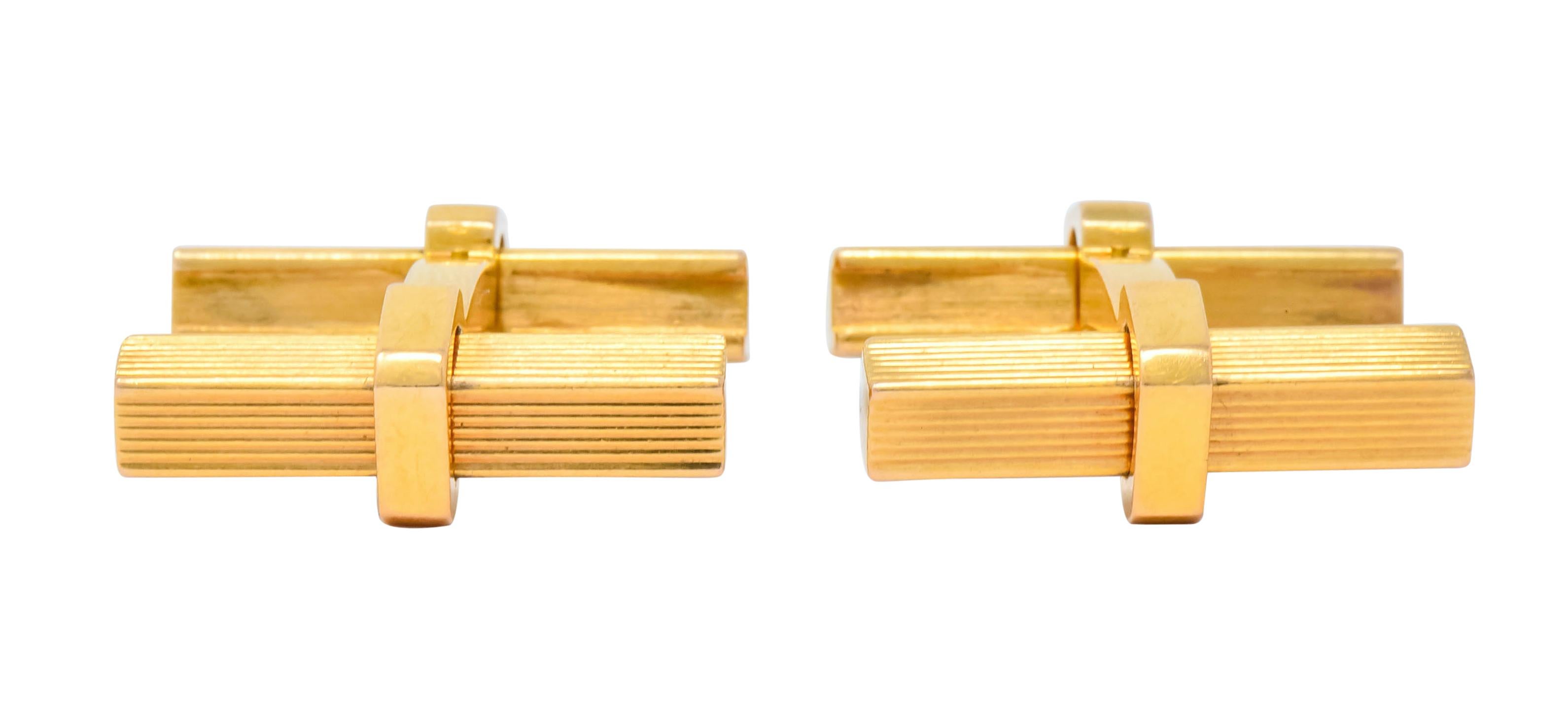 Vintage 1960s French 18 Karat Gold Men's Articulated Bar Cufflinks In Excellent Condition In Philadelphia, PA