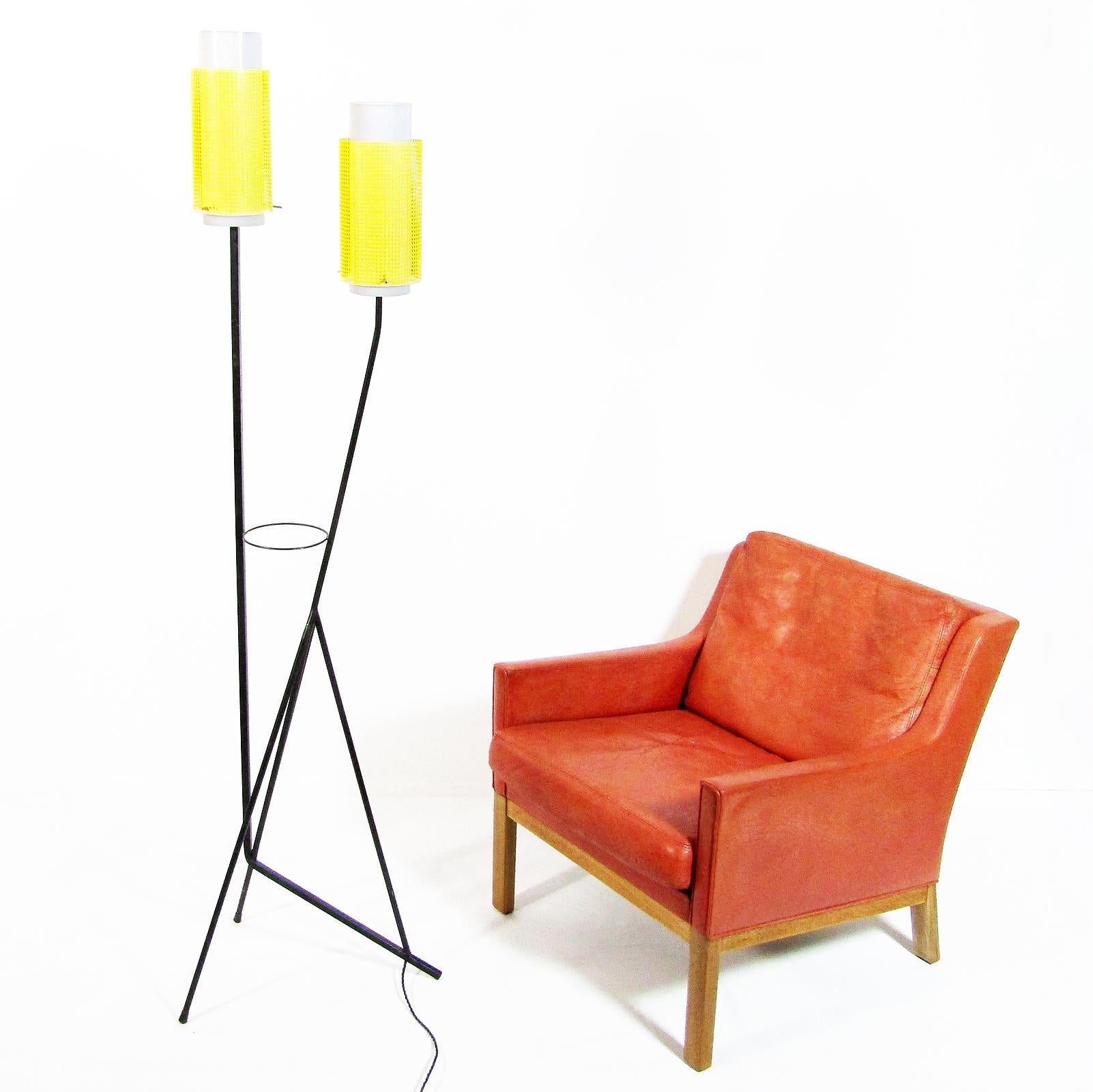 Vintage 1960s French Lovers Modernist Floor Lamp Attrib. Mathieu Mategot In Good Condition For Sale In Shepperton, Surrey