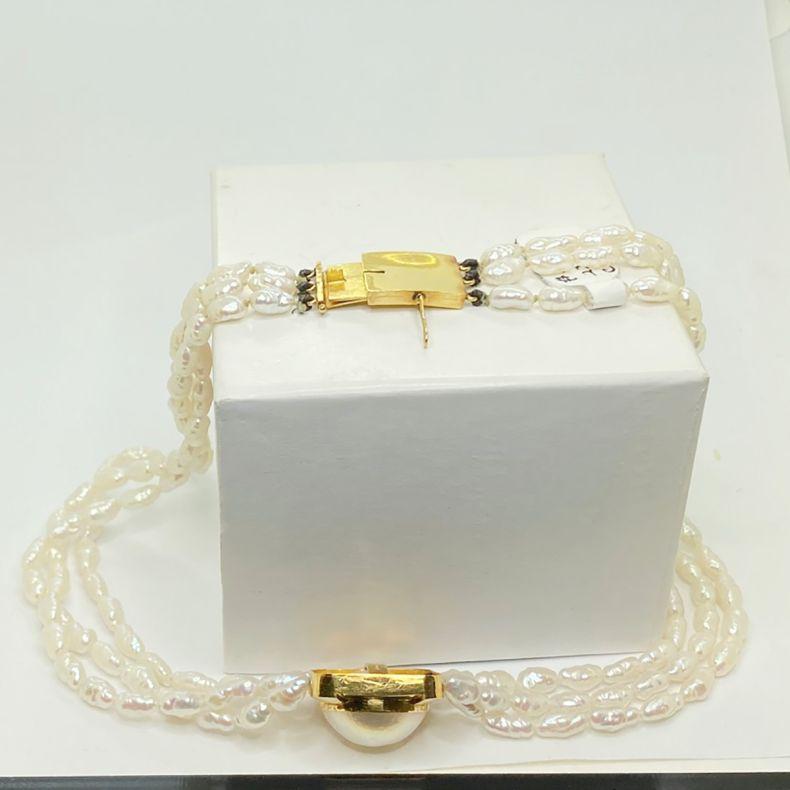 Vintage 1960's Freshwater Pearl Bracelet, Triple stand For Sale 3