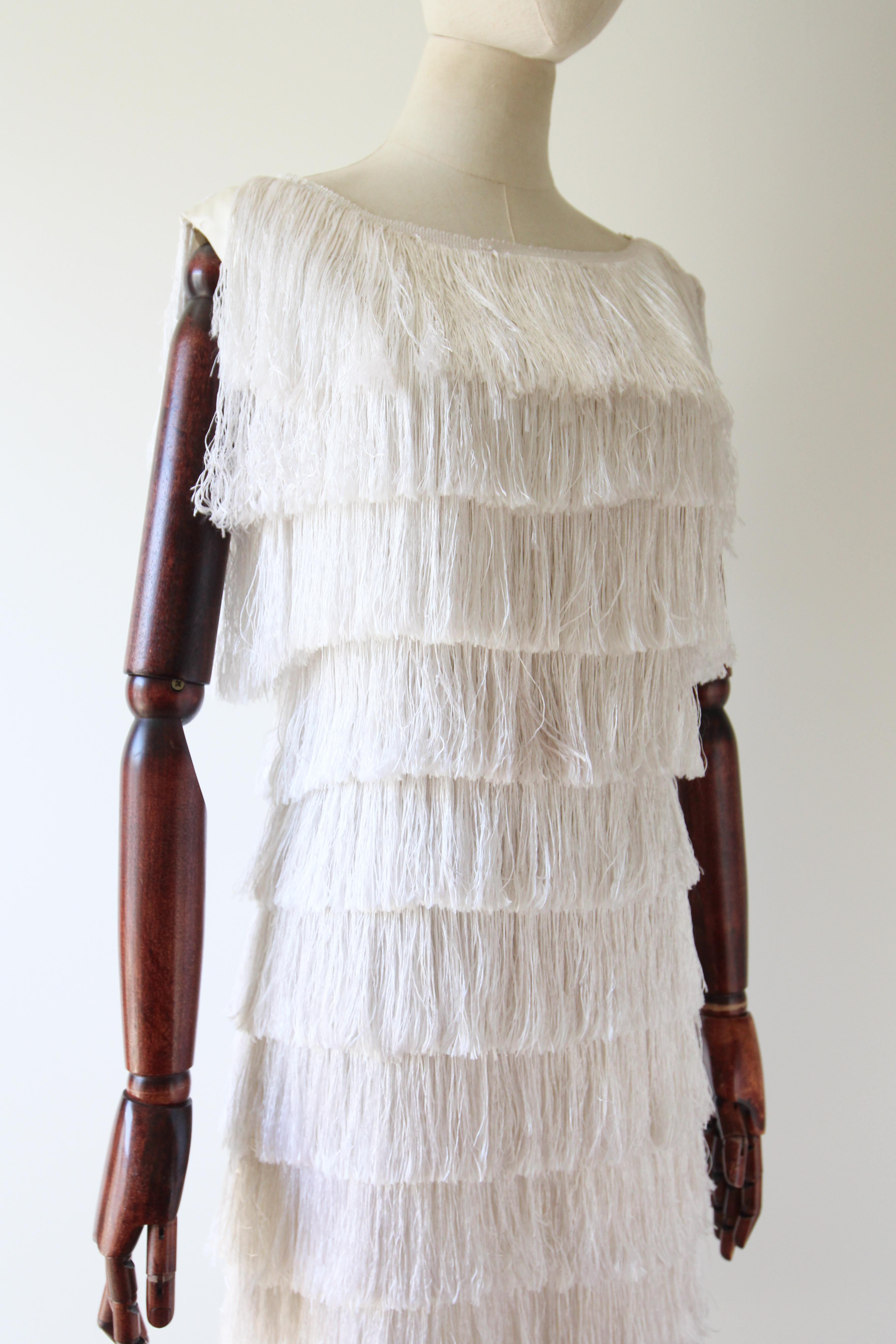 Vintage 1960s fringed ivory wiggled dress sixties gogo fringed tassel dress UK 8 In Good Condition For Sale In Cheltenham, GB