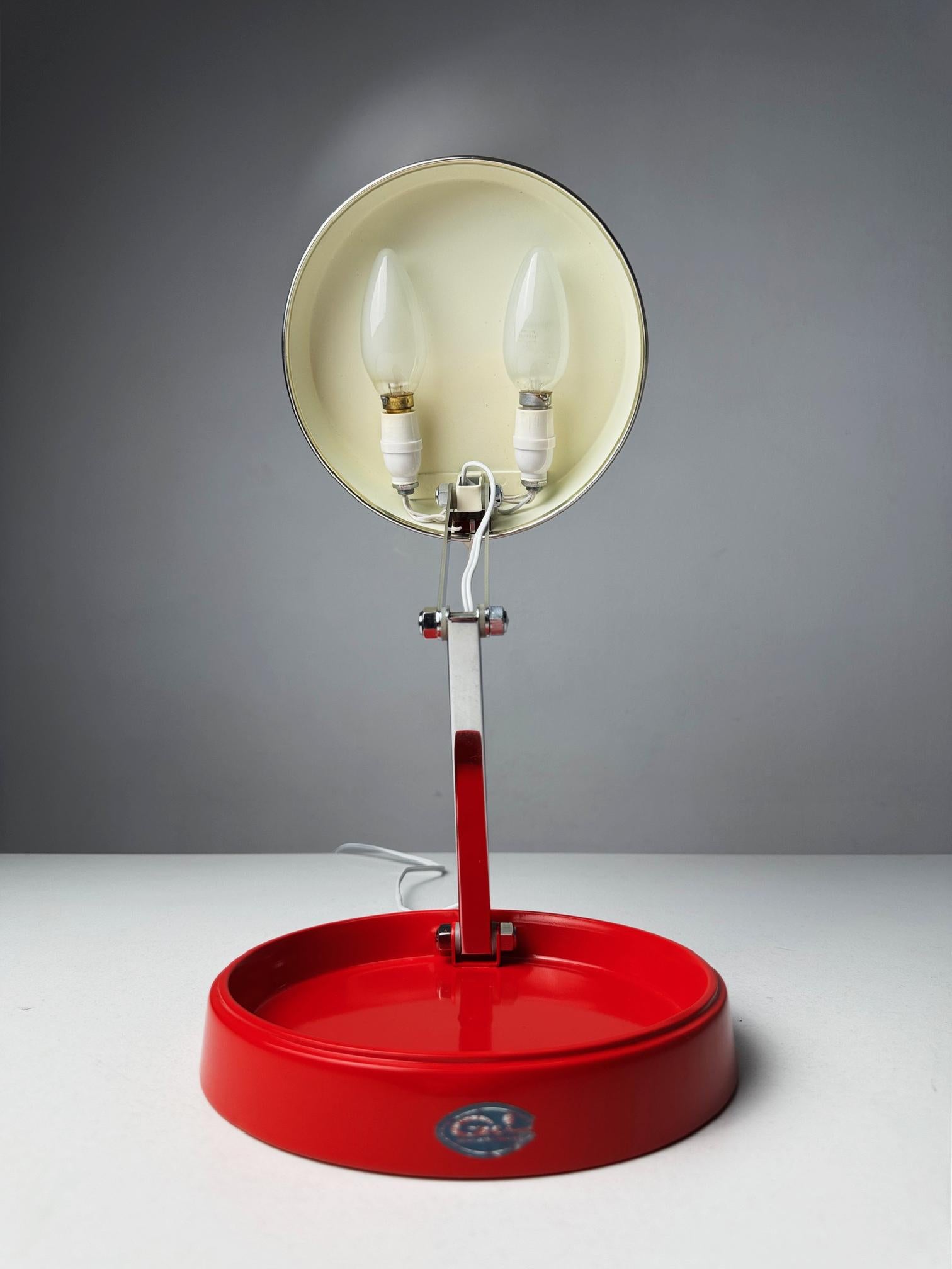Espagnol Lampe de bureau pliable G.E.I. vintage des années 1960 - Design moderne du milieu du siècle dernier en vente