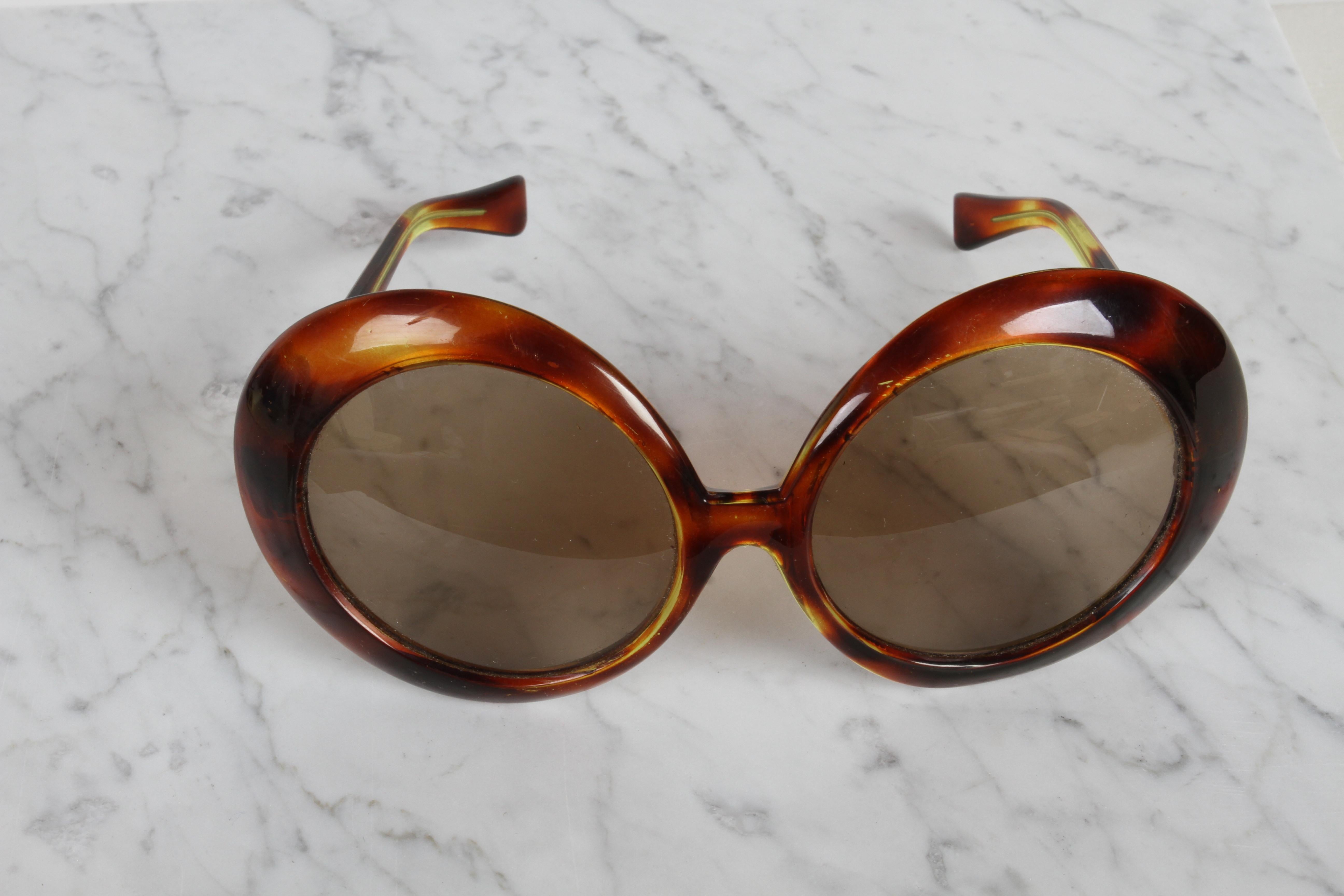 Vintage 1960er Glamouröse Damen Sonnenbrille in Übergröße aus Schildpatt - Made in Italy  (Hollywood Regency) im Angebot