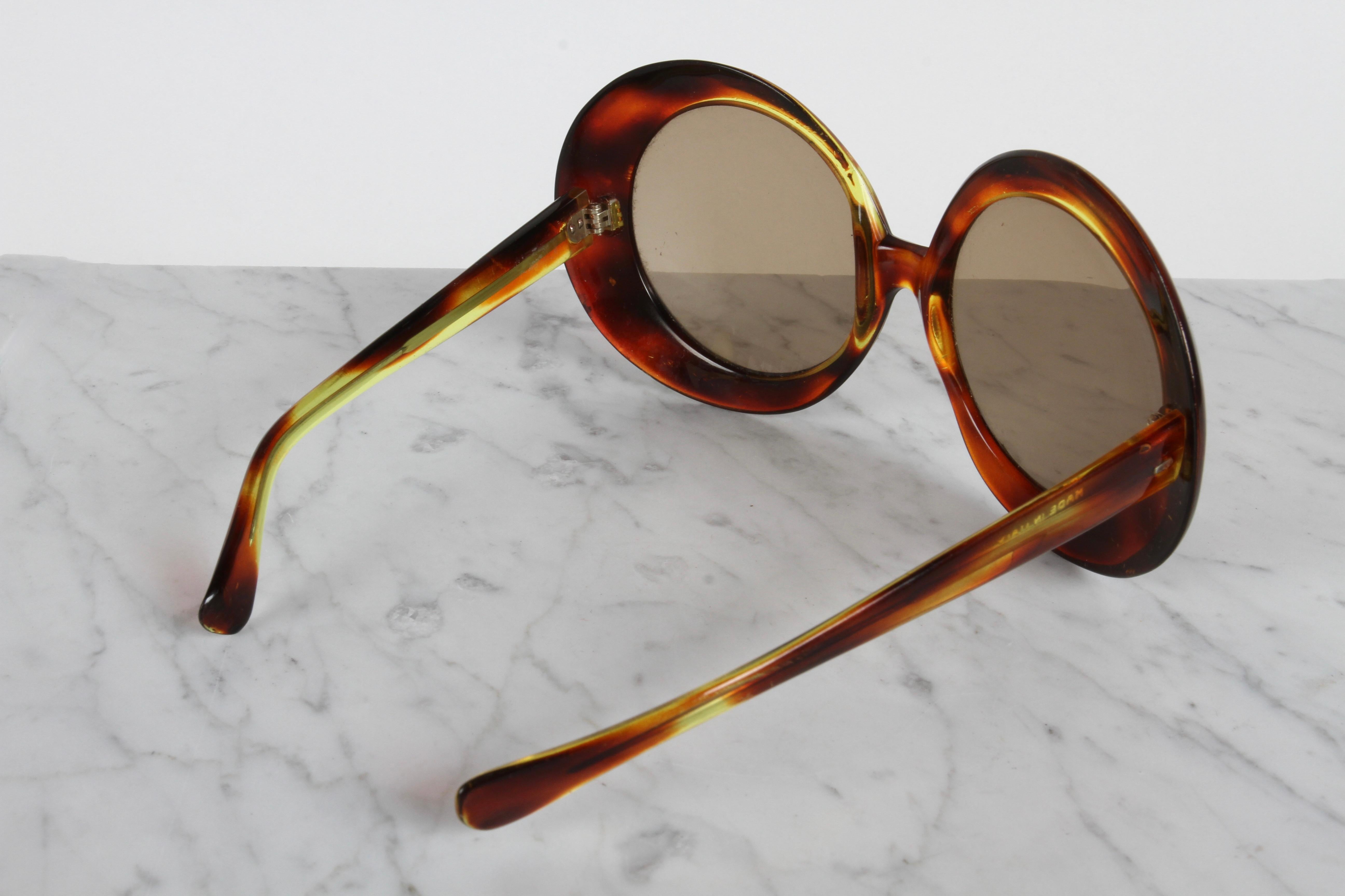 Vintage 1960s Glamorous Women's Oversized Tortoise Sunglasses - Made in Italy  For Sale 2