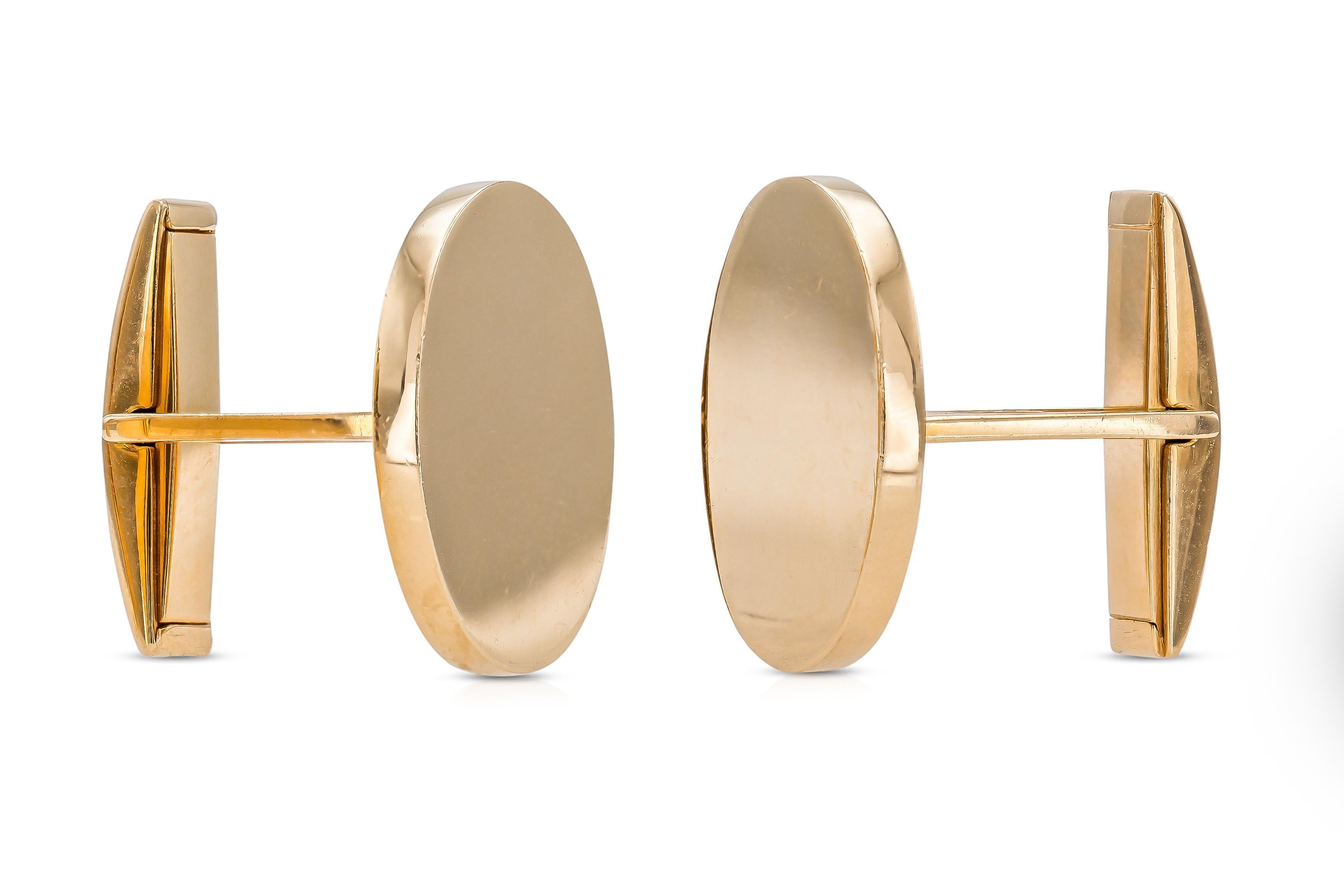 Vintage 1960s Gold Cufflinks In Good Condition For Sale In New York, NY