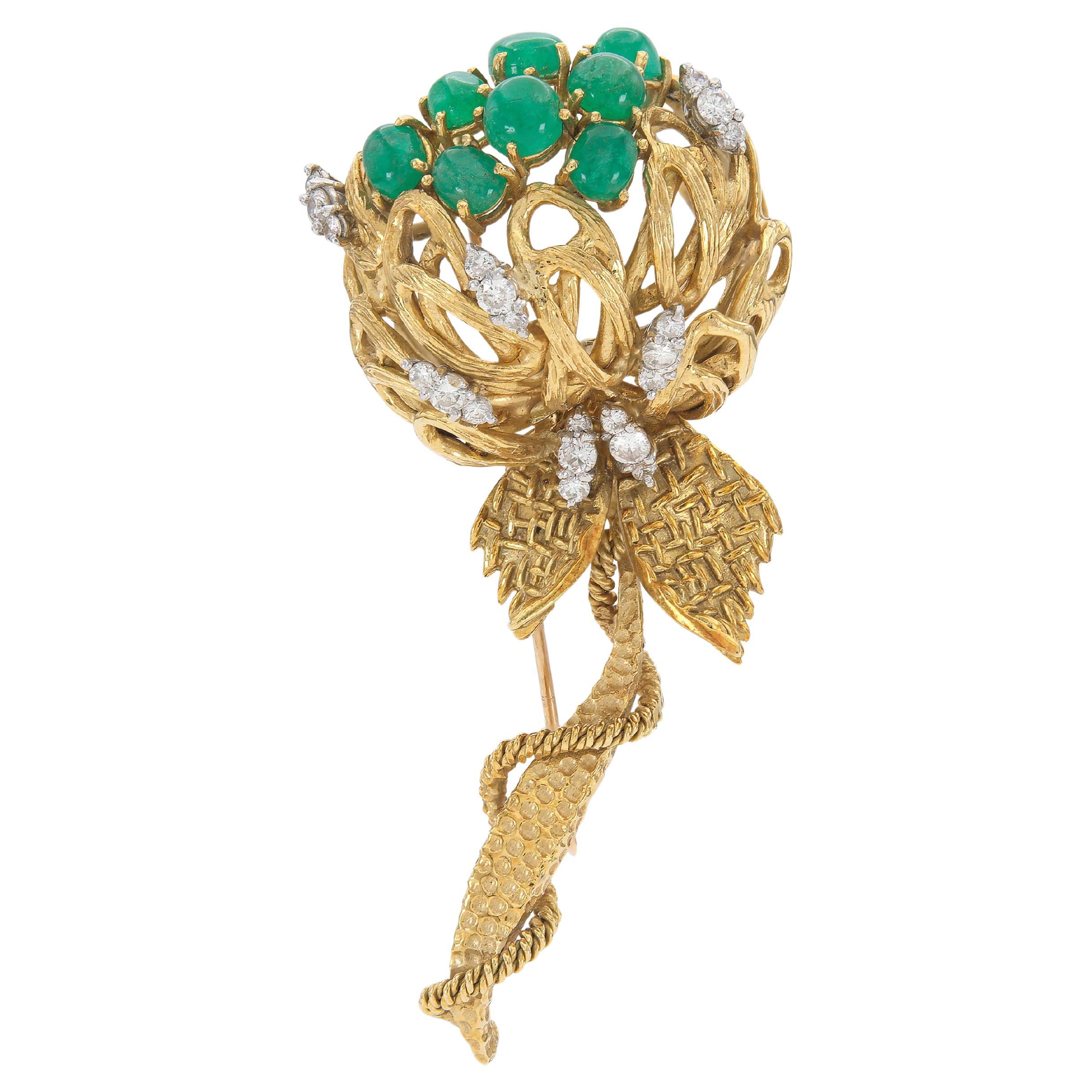 Vintage 1960s Gold Flower Brooch with Emeralds and Diamonds (Broche fleur en or avec émeraudes et diamants)