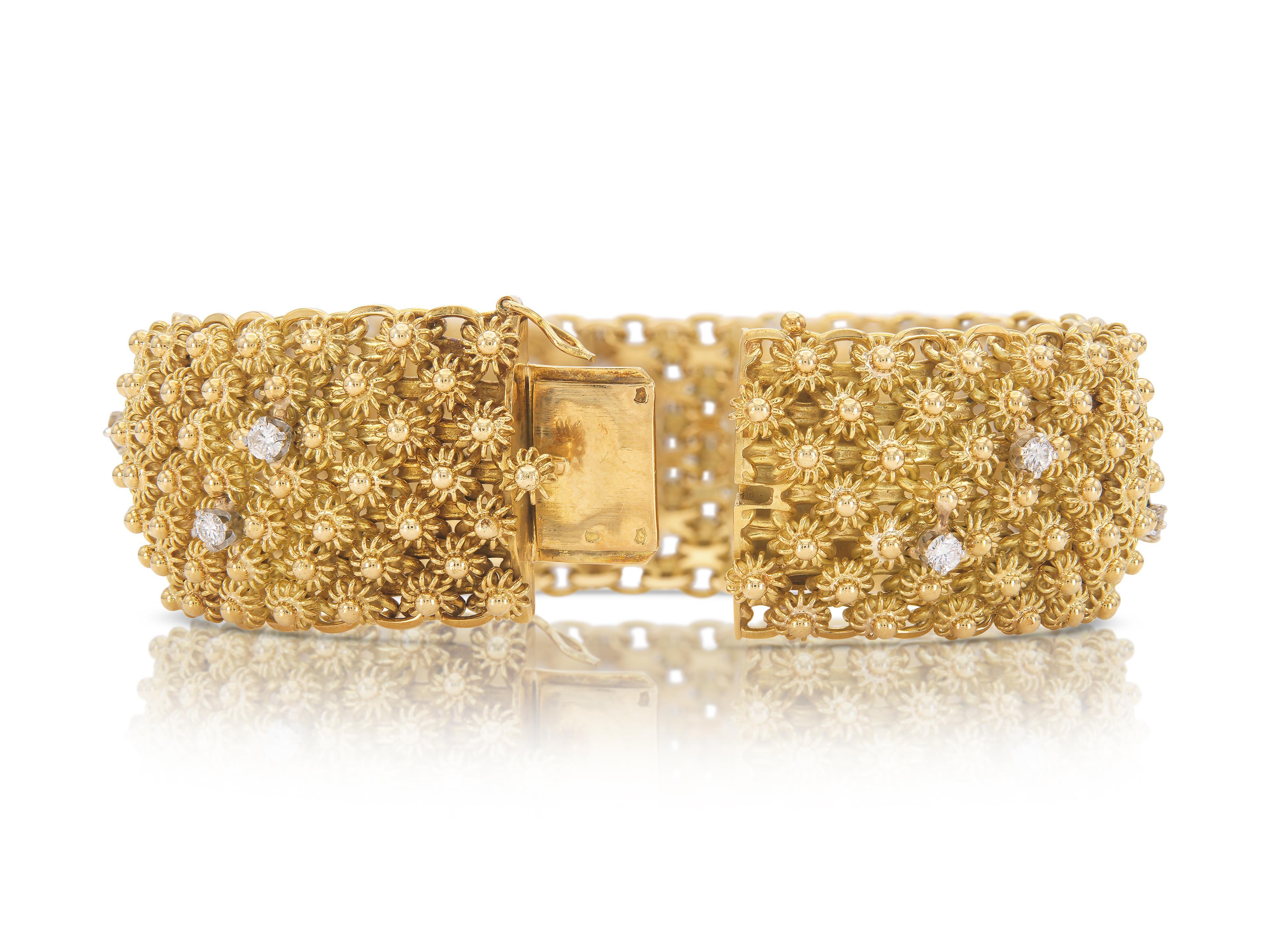 Vintage 1960s Bracelet large en or avec fleurs et diamants Bon état - En vente à New York, NY