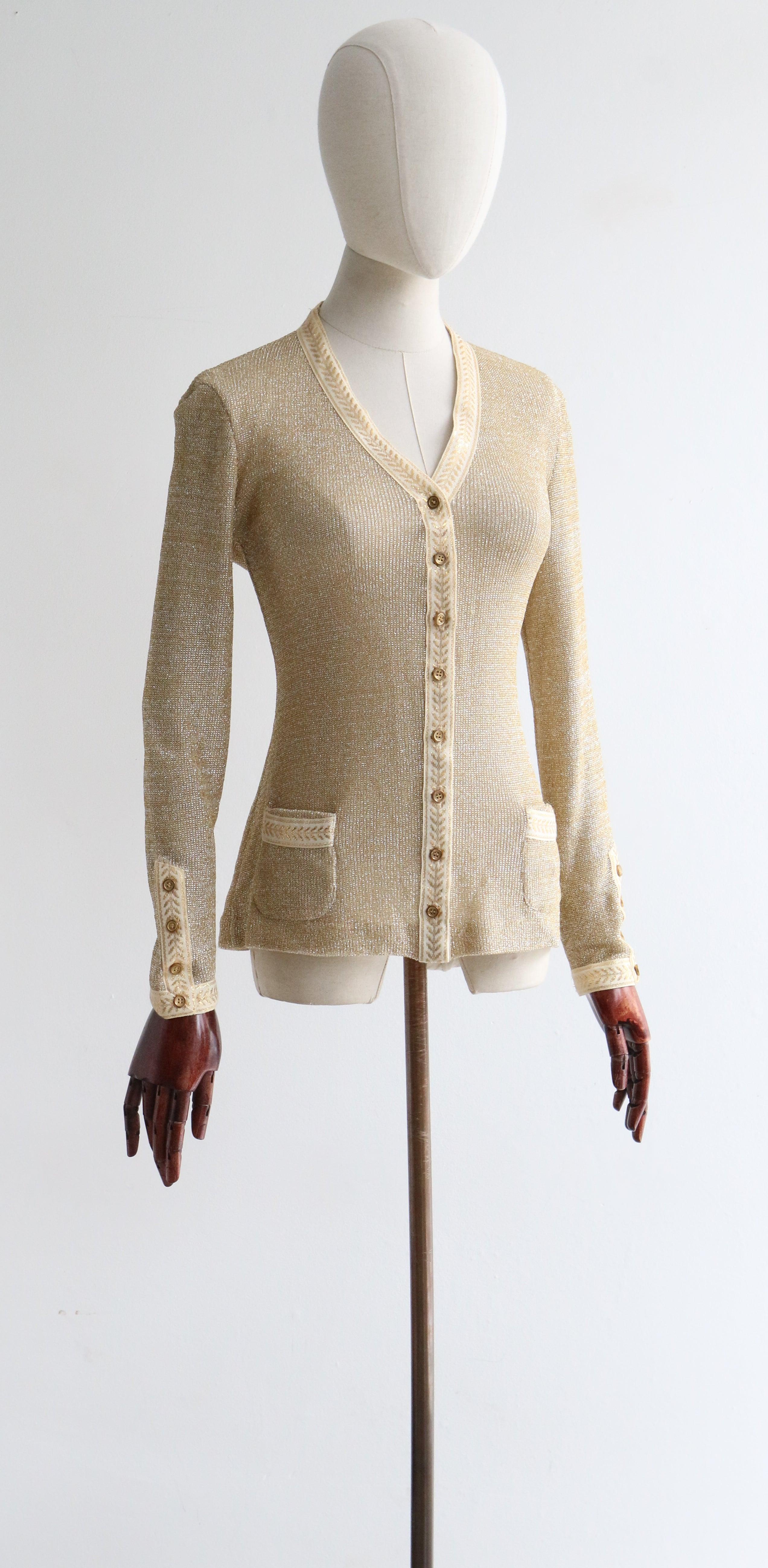 Vintage 1960's gold lurex laurel lead cardigan gold sixties knitwear UK 10 US 6 In Good Condition For Sale In Cheltenham, GB