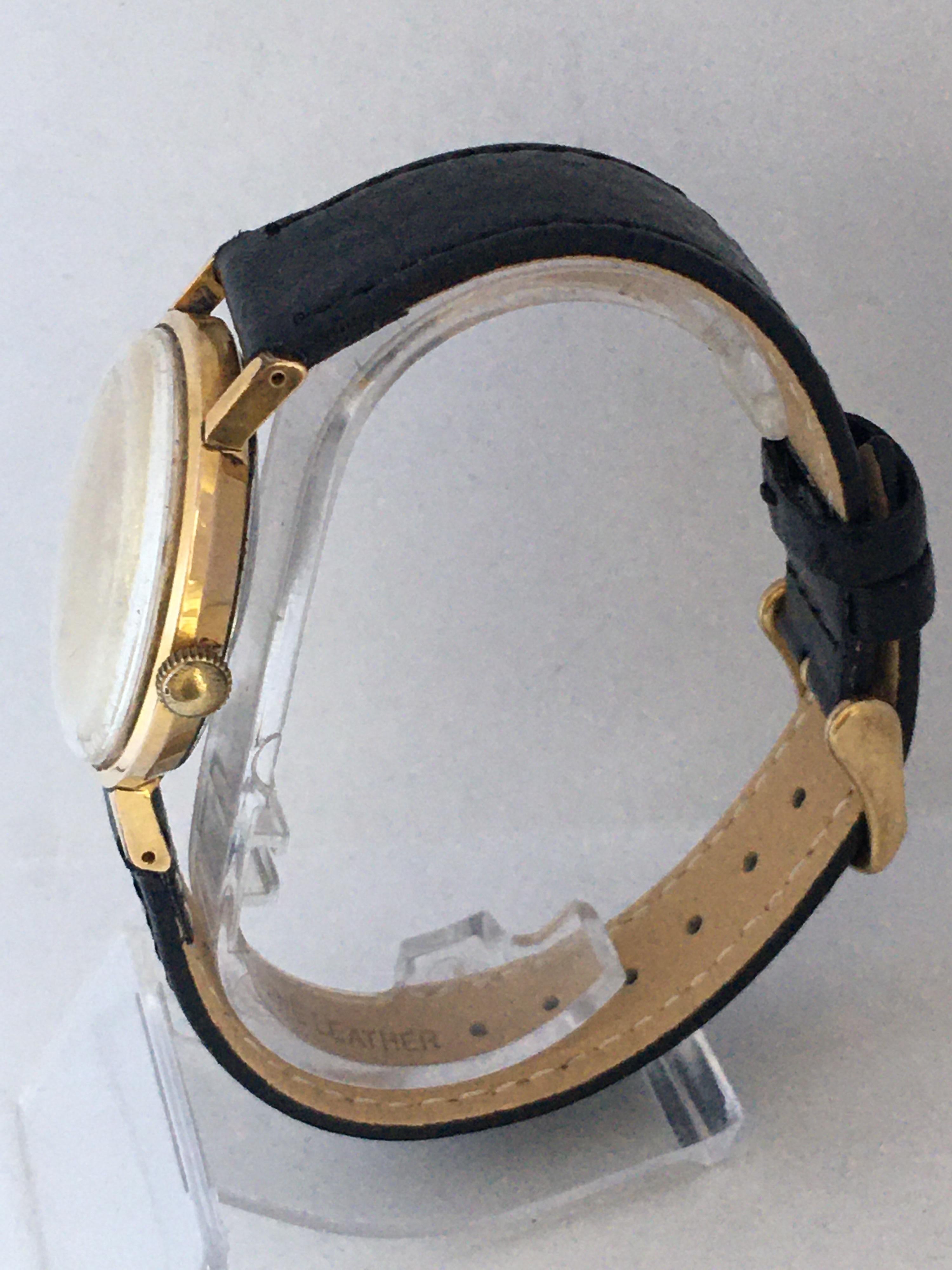 Vintage 1960er Jahre vergoldet und Edelstahlboden automatische Schweizer Uhr im Angebot 1