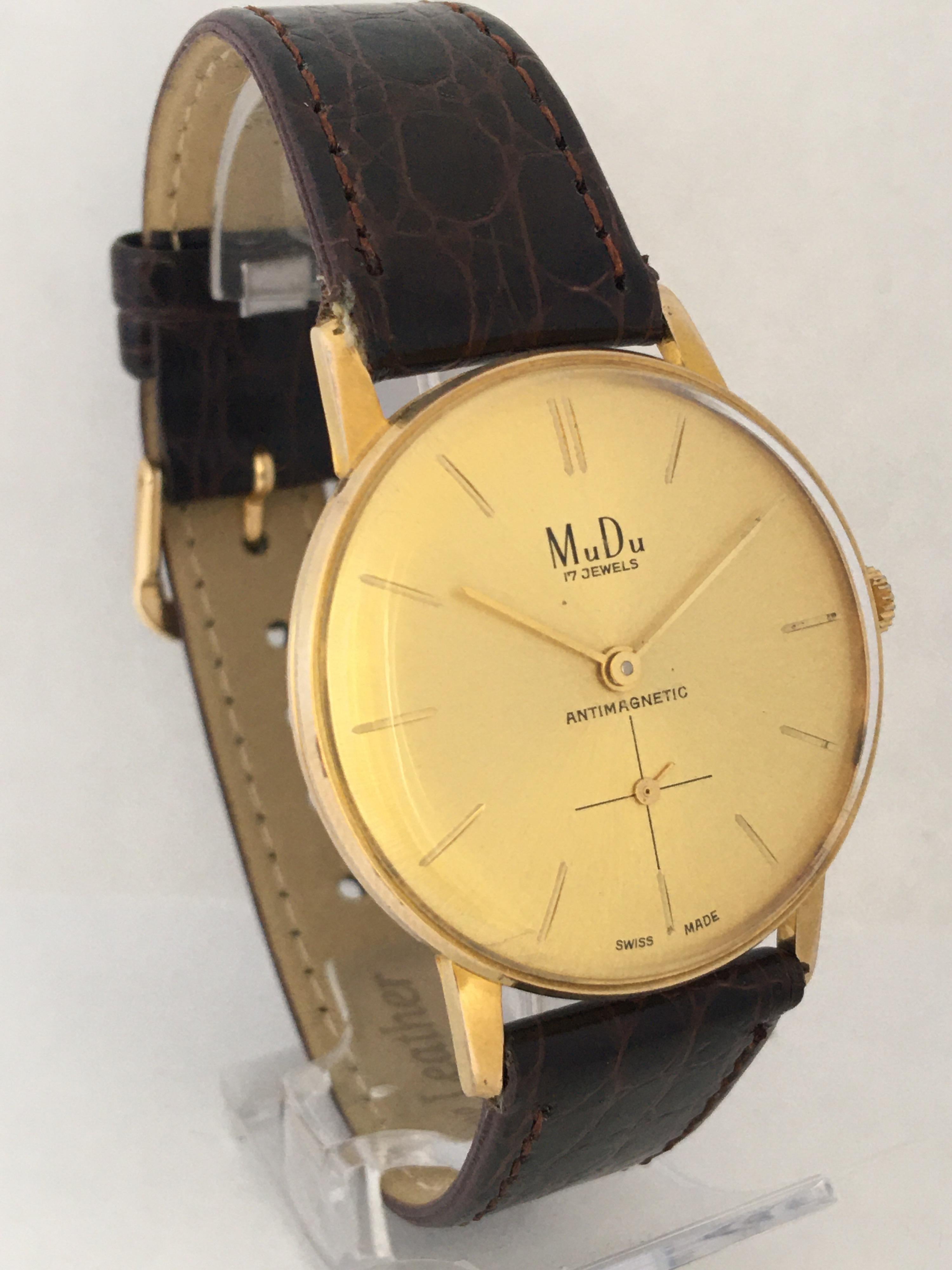 Vintage 1960s Gold-Plated and Stainless Steel Back Swiss Mechanical Watch For Sale 5