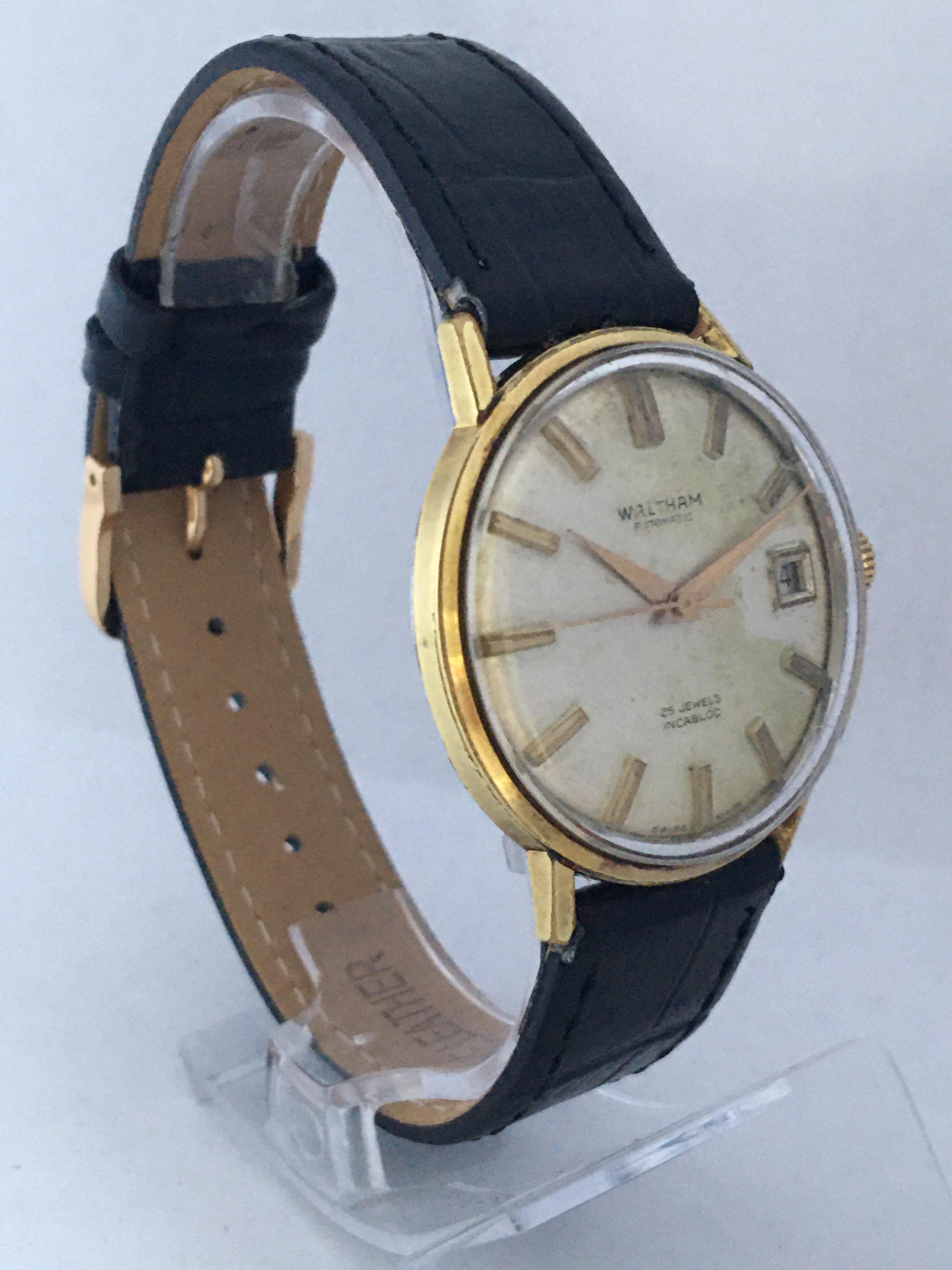 This pre-owned 34mm diameter vintage 25 Jewels automatic watch is in good working condition and it is running well. It has recently been serviced. Visible signs of ageing and wear with some scratches on the glass and on the watch case as shown. Also