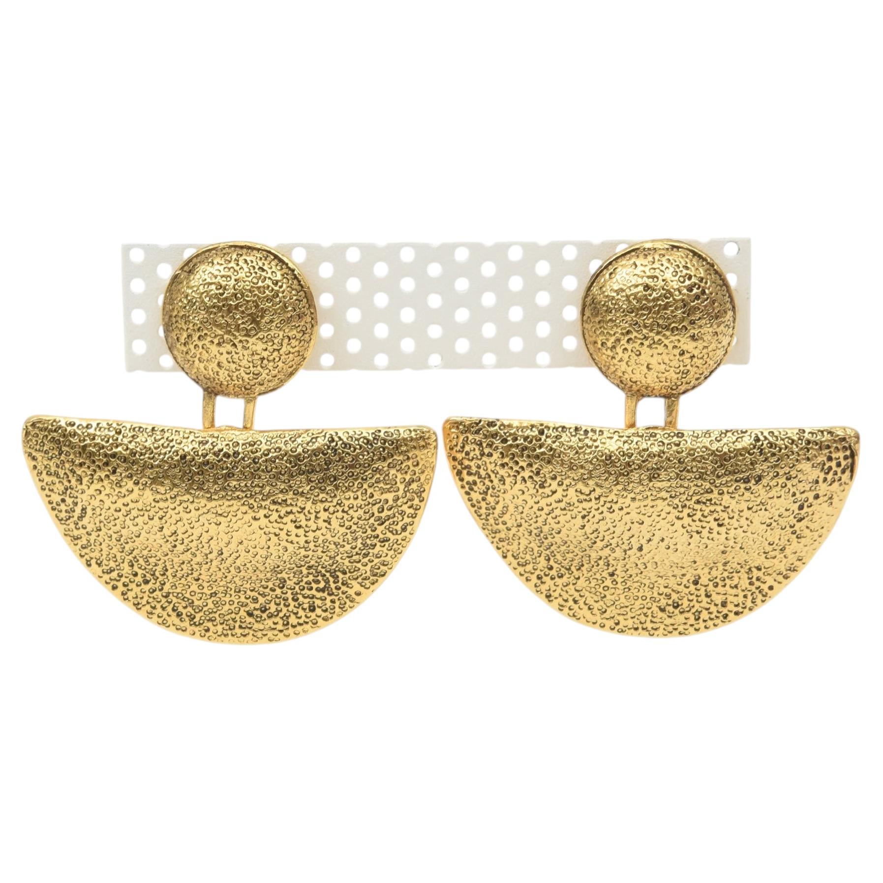 Vintage 1960's Gold Plated Textural Pagoda Design Clip On Earrings