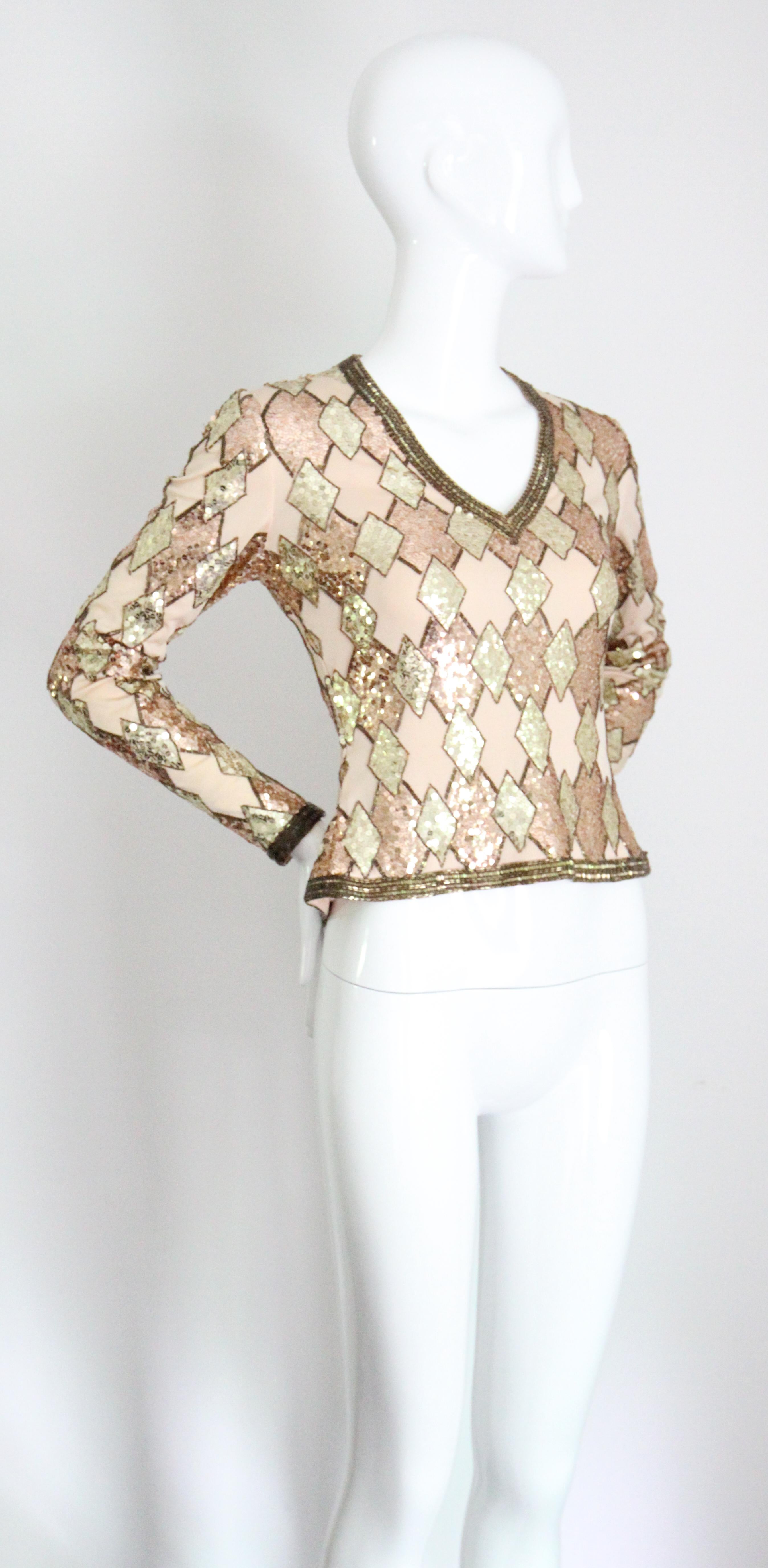 Vintage 1960s gold sequin beaded blouse 1960s jersey beaded top UK 8 US 4 In condizioni buone in vendita a Cheltenham, GB